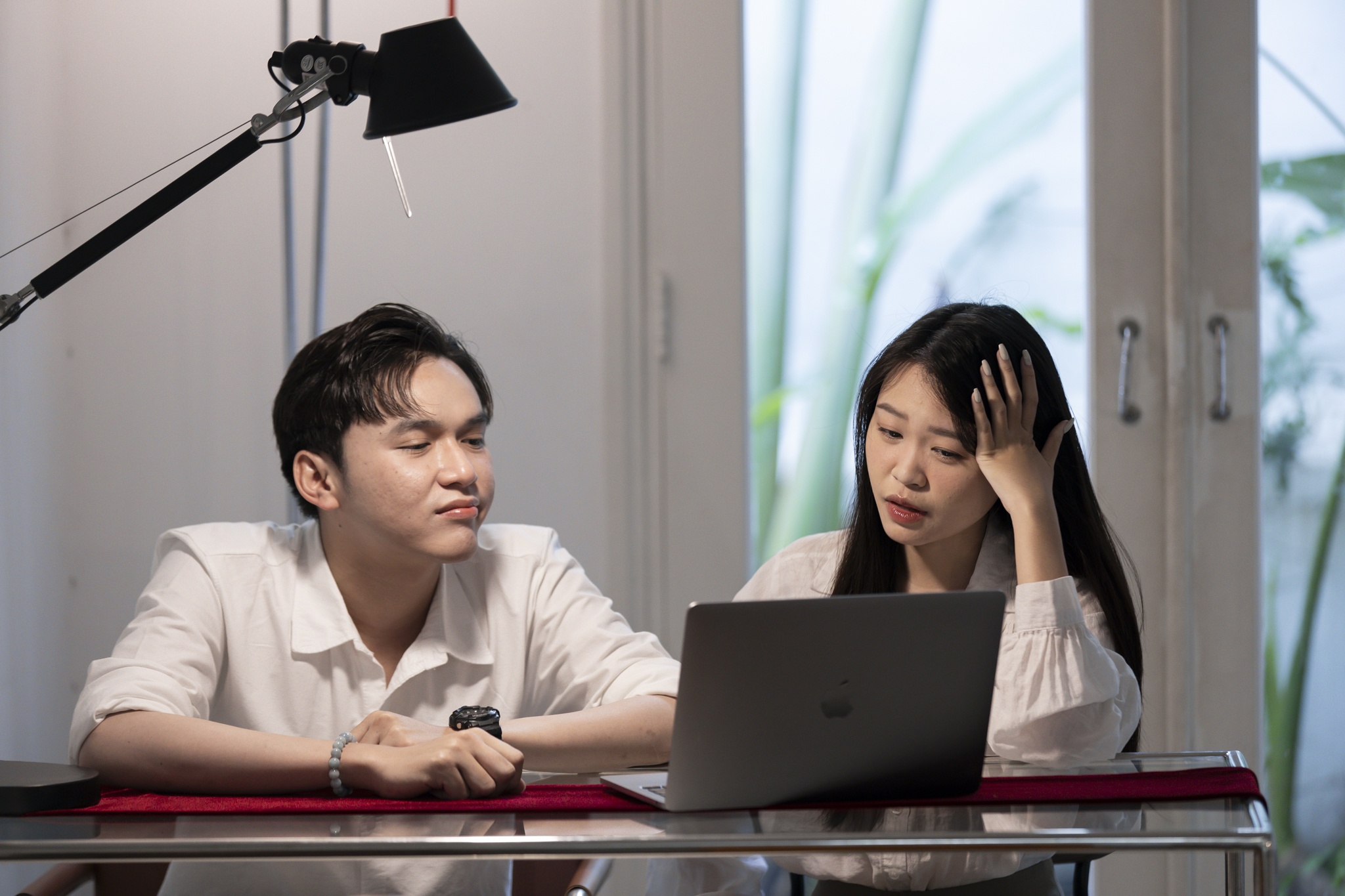 Thay gi khi 18.000 nguoi ‘phong chong OT, tan ca dung gio’? hinh anh