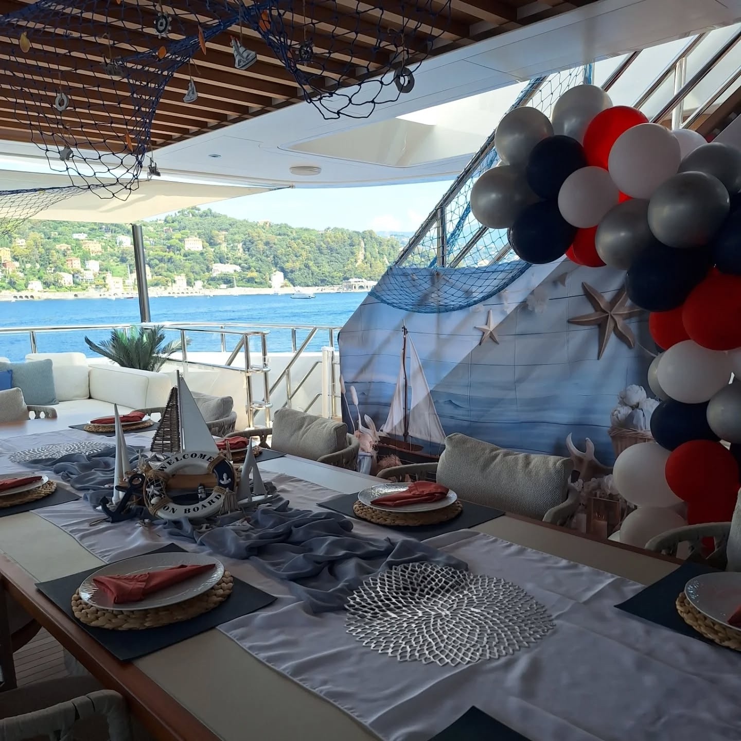 Ella Peters,  superyacht nanny,  bao mau gen z,  sieu du thuyen anh 2