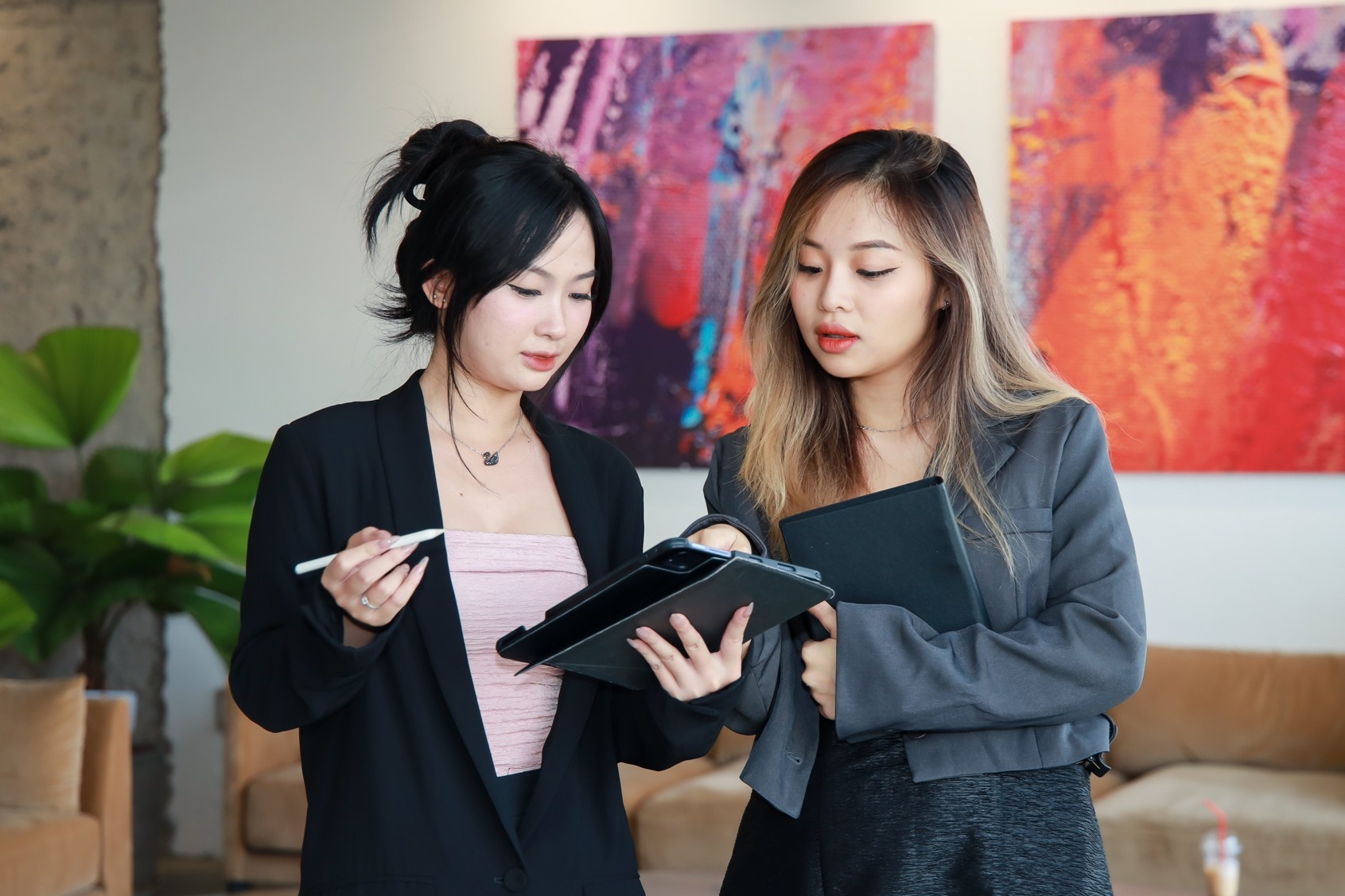 CEO HR Companion: 'The he 9X van mac nhieu loi viet CV' hinh anh