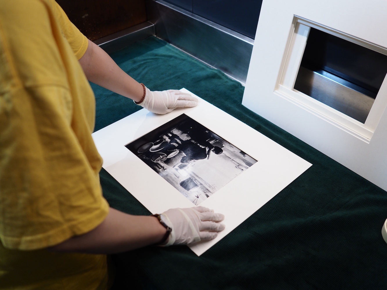 Trien lam NOI,  Noirfotocontest2024,  Noirfotocontest,  Noirfoto,  roi anh thu cong,  ky thuat roi anh,  trien lam tp.hcm,  trien lam noi,  noi Noirfotocontest anh 2