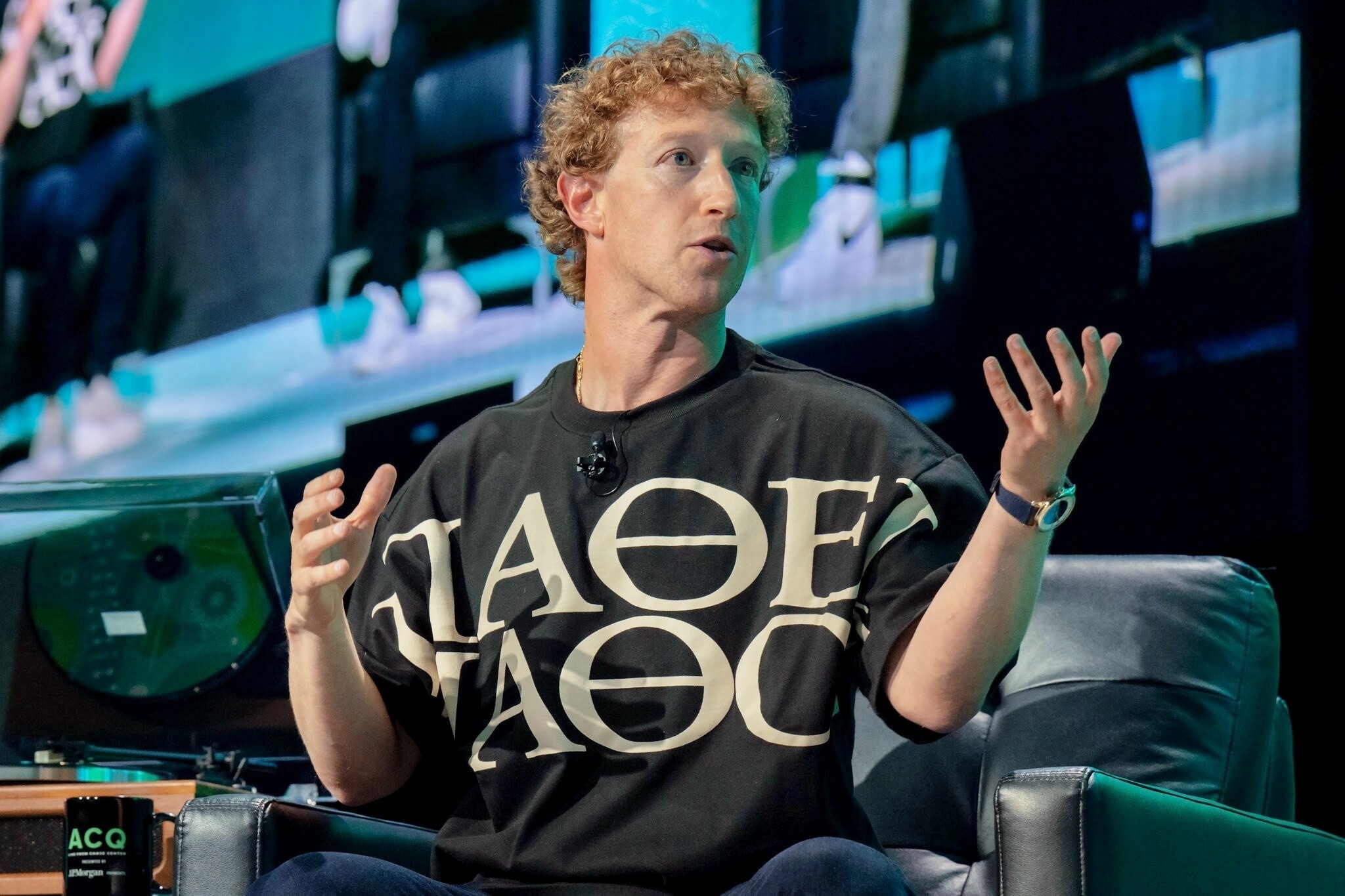 ZUCKERBERG_DESIGNS_01_jhzw_super.jpg