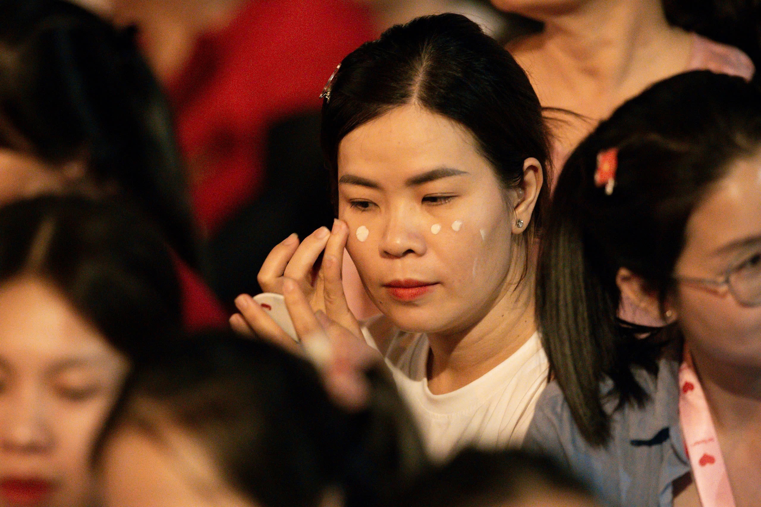 makeup tu 3h sang,  nguoi tre trang diem, le dieu hanh dieu binh, ngay giai phong mien nam, thong nhat dat nuoc, Nguyen Hue quan 1,  Le Loi quan 1 anh 5