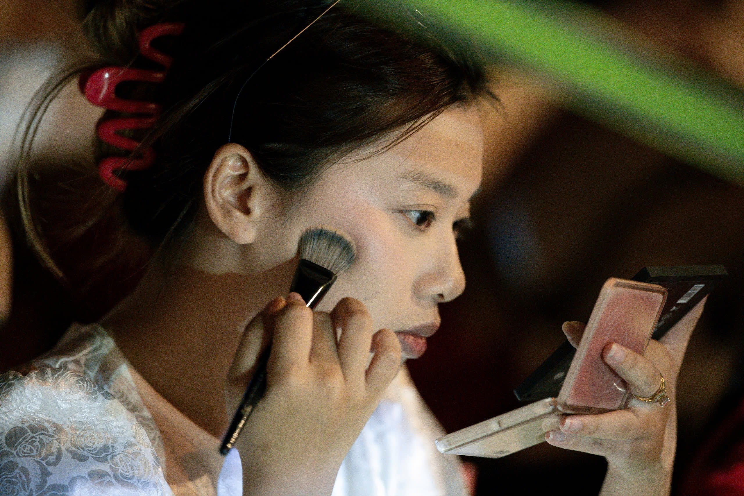 makeup tu 3h sang,  nguoi tre trang diem, le dieu hanh dieu binh, ngay giai phong mien nam, thong nhat dat nuoc, Nguyen Hue quan 1,  Le Loi quan 1 anh 4