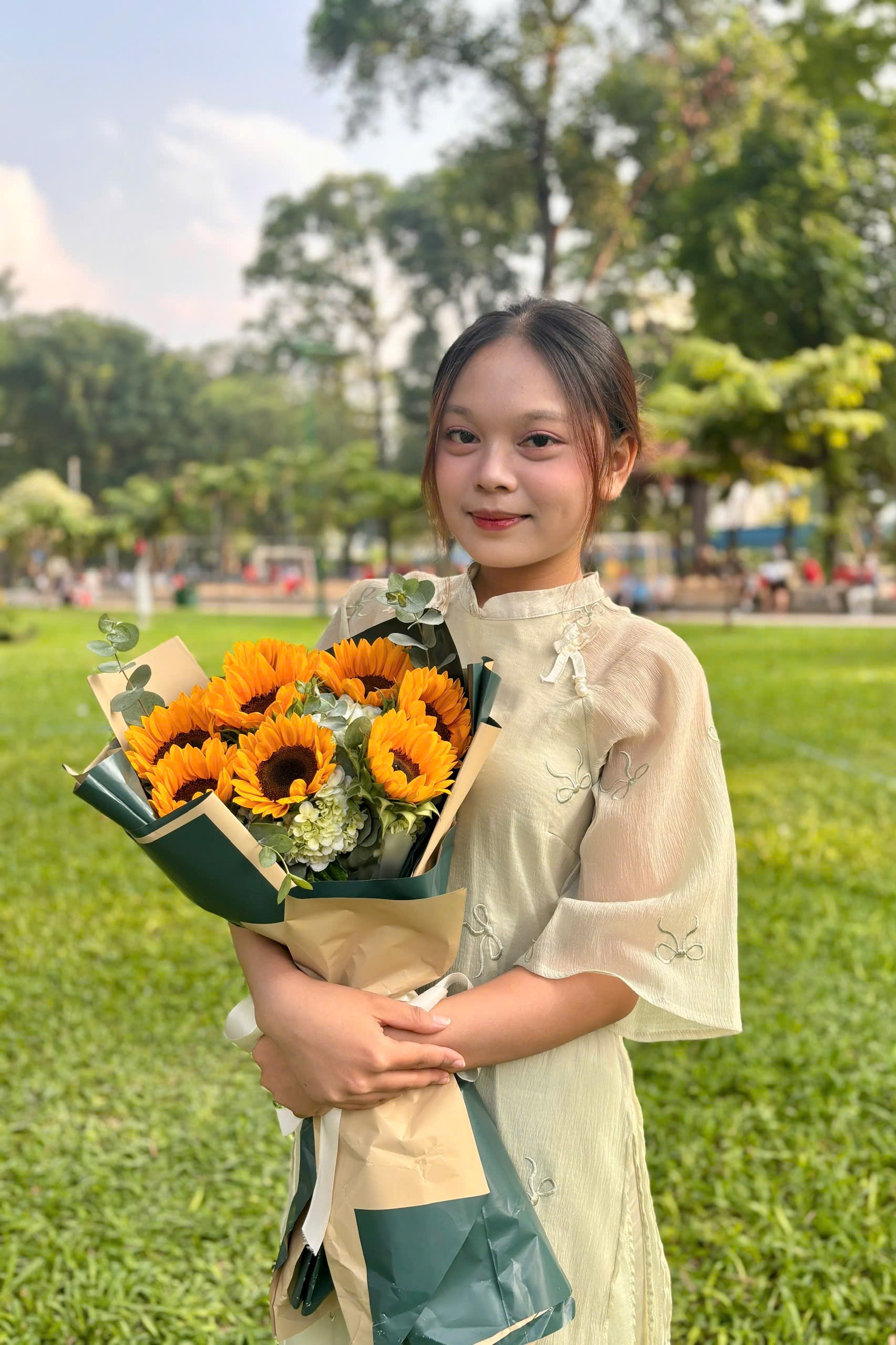 cho gap nguoi yeu,  tinh yeu chien si, cong vien le van tam,  dieu binh dieu hanh, ngay giai phong mien nam,  thong nhat dat nuoc anh 2