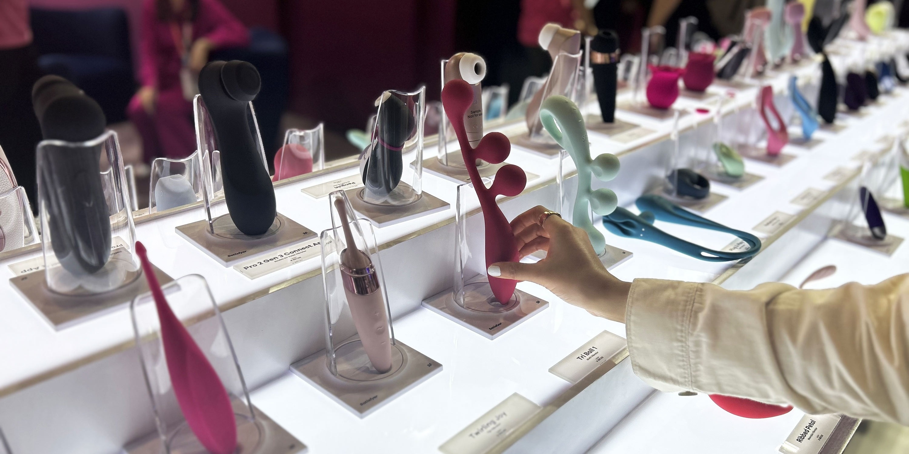 Shanghai API Adult Expo,  do choi nguoi lon,  robot tinh duc anh 2