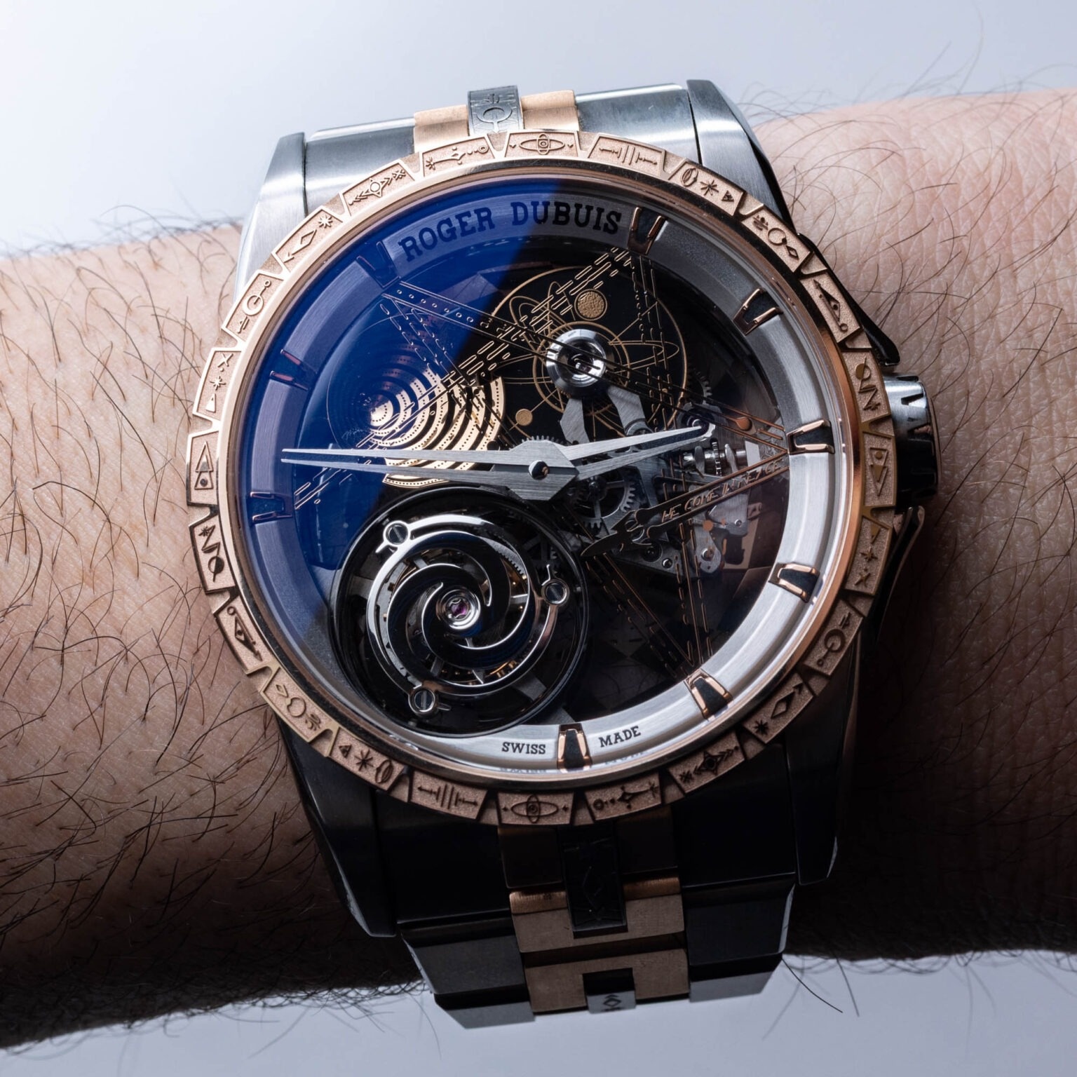 Roger_Dubuis_Excalibur_Monotourb.jpg