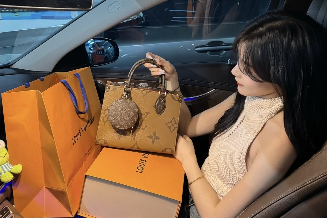 hang gia,  hang nhai,  Dong ho Rolex,  tui Louis Vuitton,  Rolex fake, anh 1