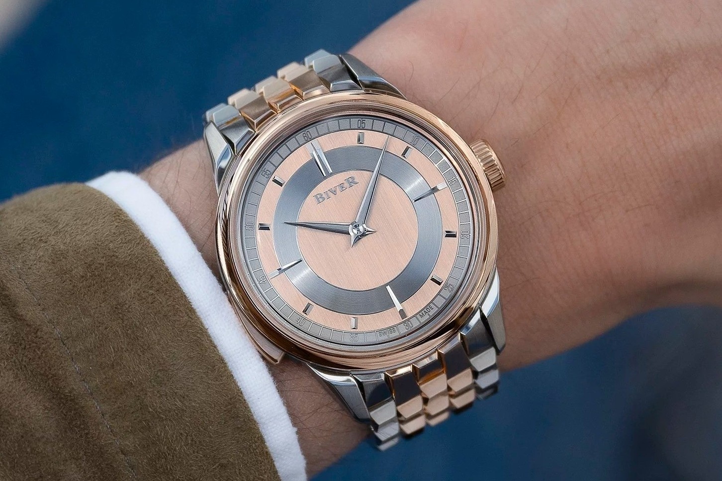 Thu khien dong ho toi gian co gia nua trieu USD hinh anh