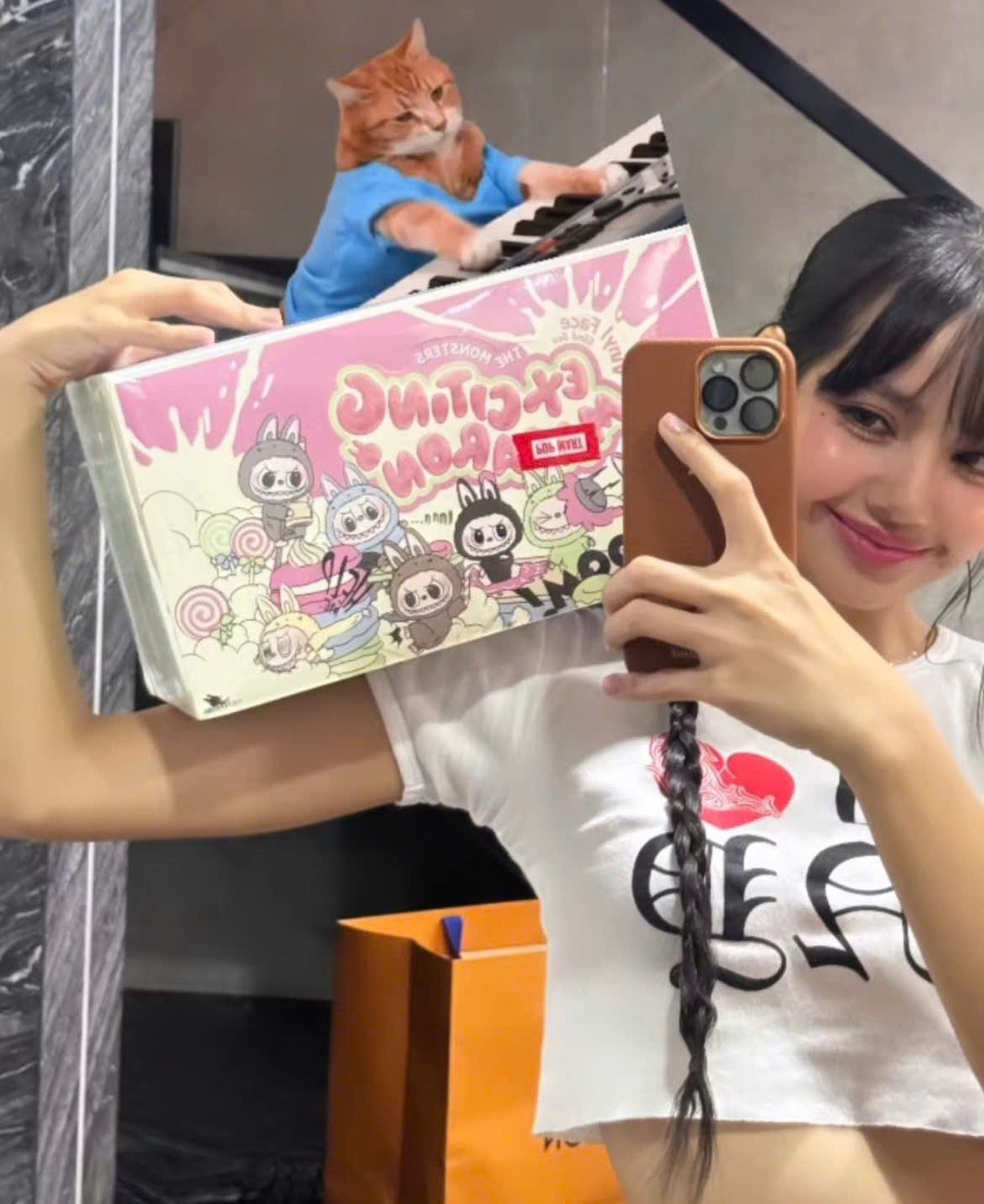 Lisa (BlackPink) được cho là người thổi bùng lên cơn sốt Labubu.
