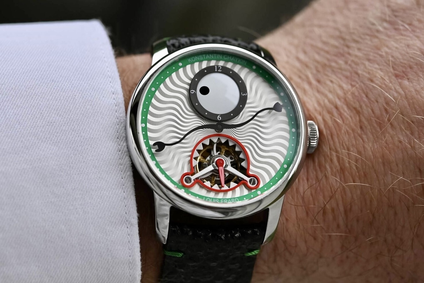 Dong ho 25.000 USD xem gio bang 'doc nhan' hinh anh