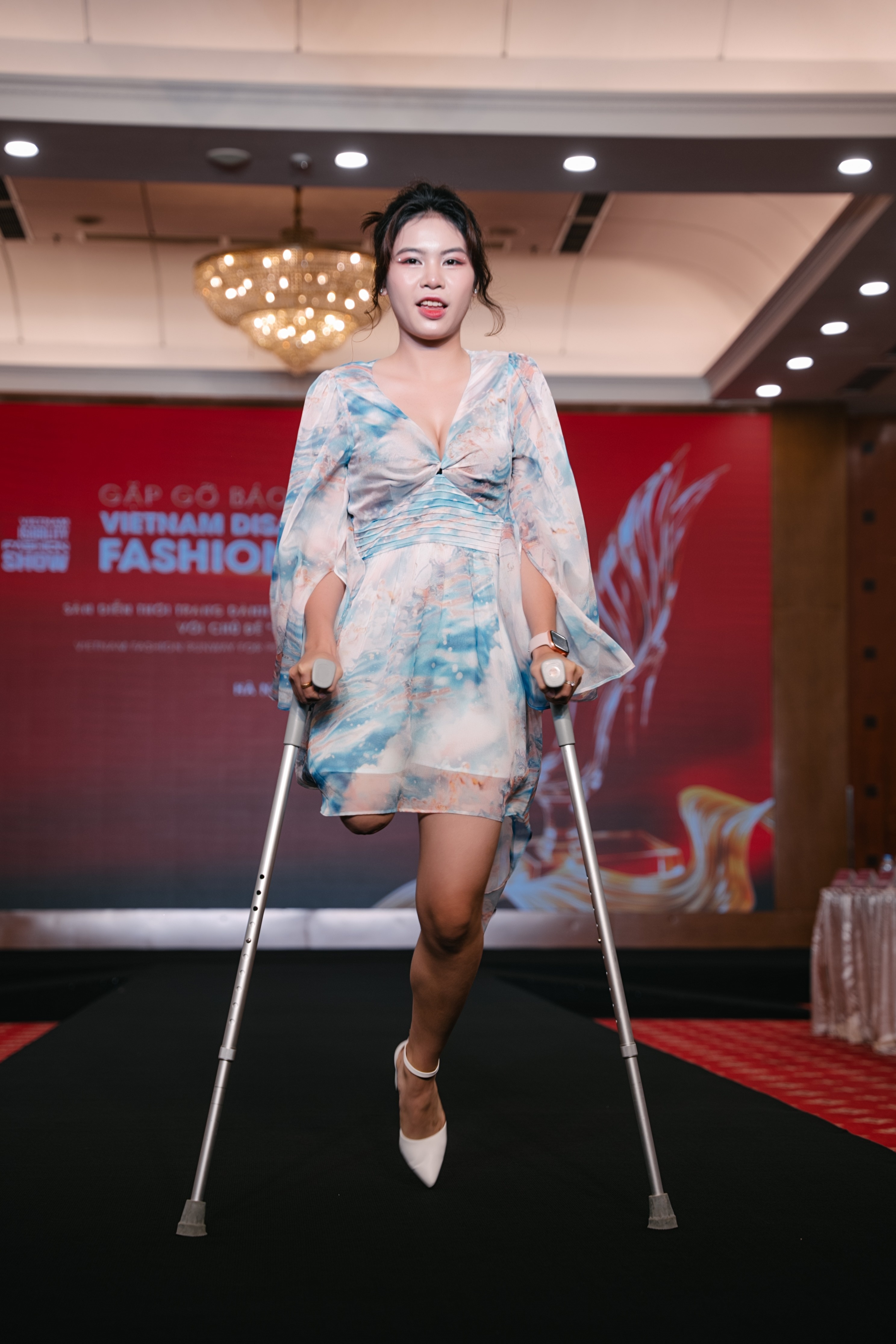 Vietnam Disability Fashion Show 2025, Thoi trang nguoi khuyet tat,  VDFS 2025,  San dien Viet Nam,  Fashion show,  NTK Viet Nam,  Hoa nhap xa hoi, NTK Ngo Diem Huong anh 1