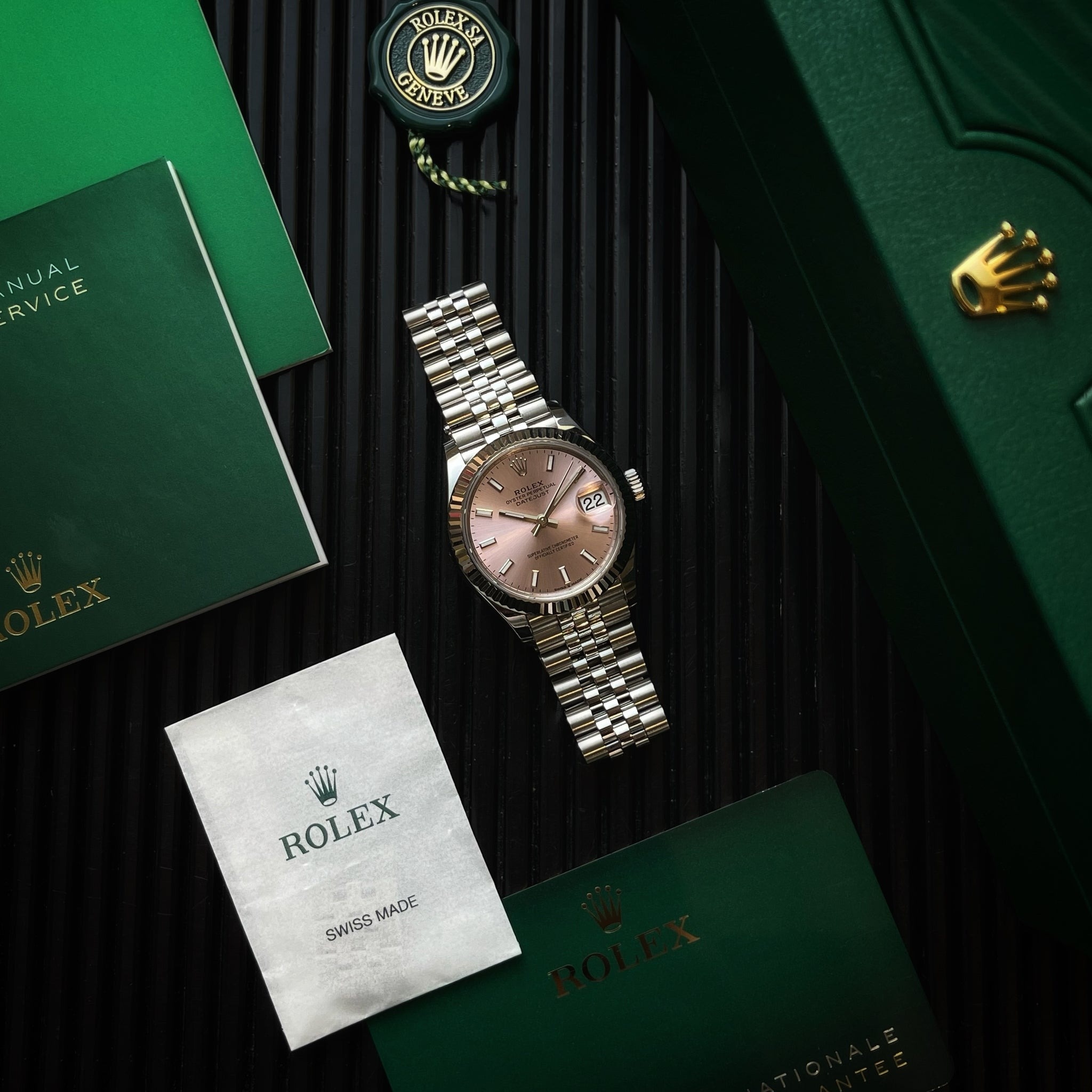 Sinner lại đeo đồng hồ Rolex 43.000 USD khi nâng cúp vô địch Wimbledon