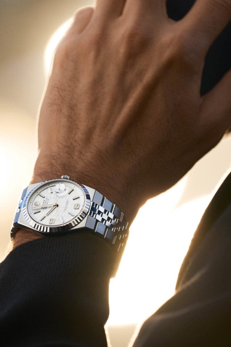Rolex_Land_Dweller_Close_Up_788x.jpg