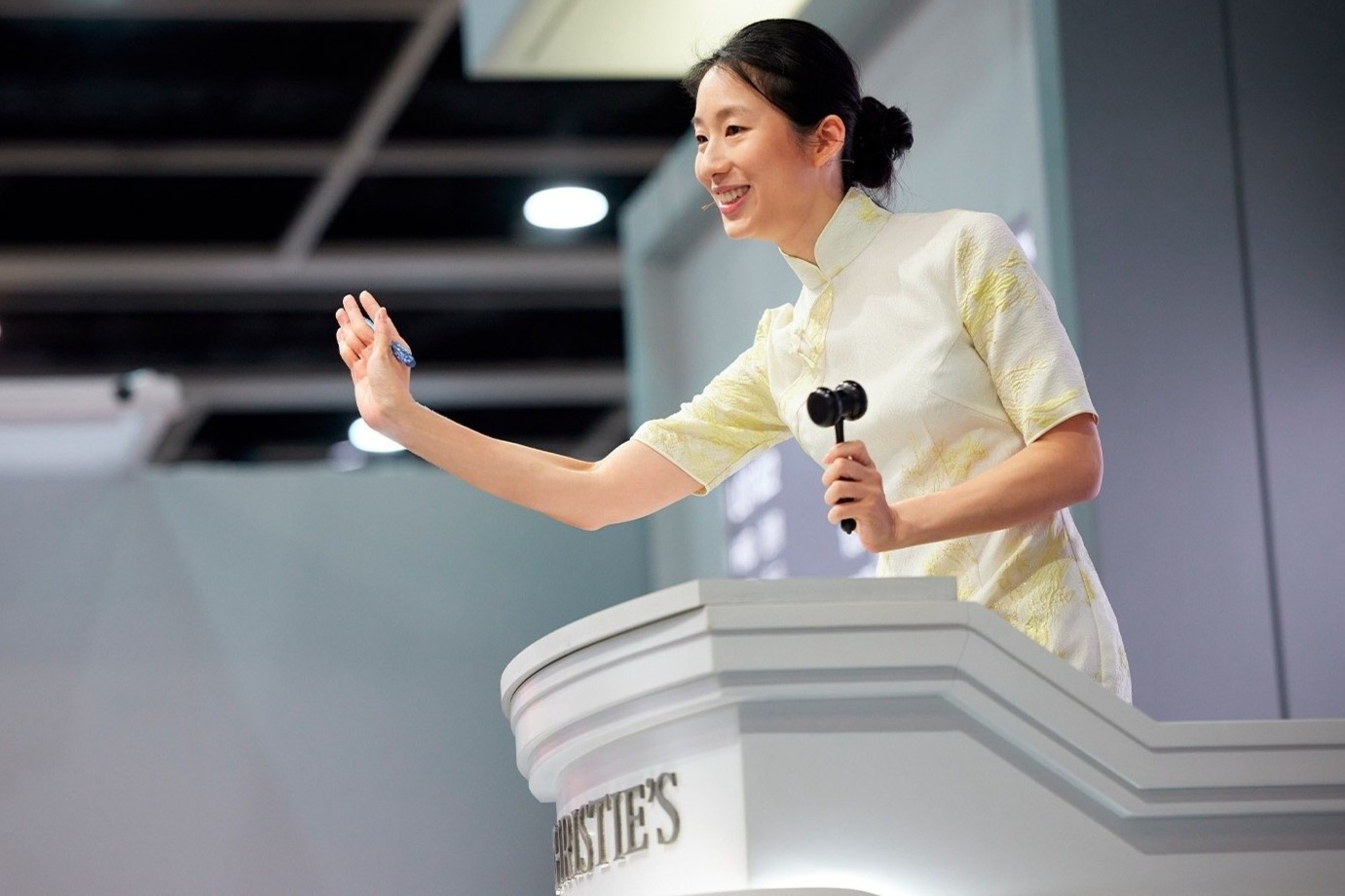 Chan dung 'nu hoang dau gia' cua Christie's hinh anh