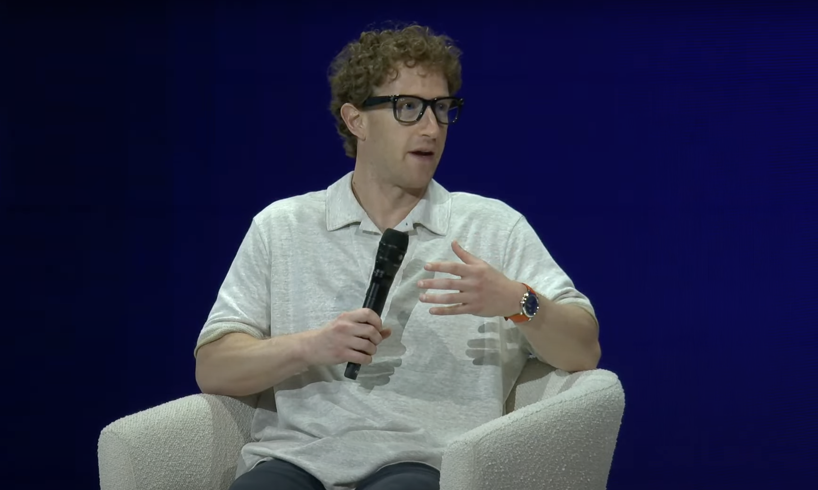 Mark Zuckerberg gây chú ý với đồng hồ DB28xs Purple Rain