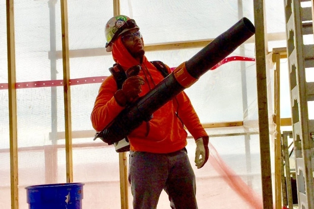 Chang trai 29 tuoi tro thanh tho lap ong nuoc, thu nhap 100.000 USD hinh anh