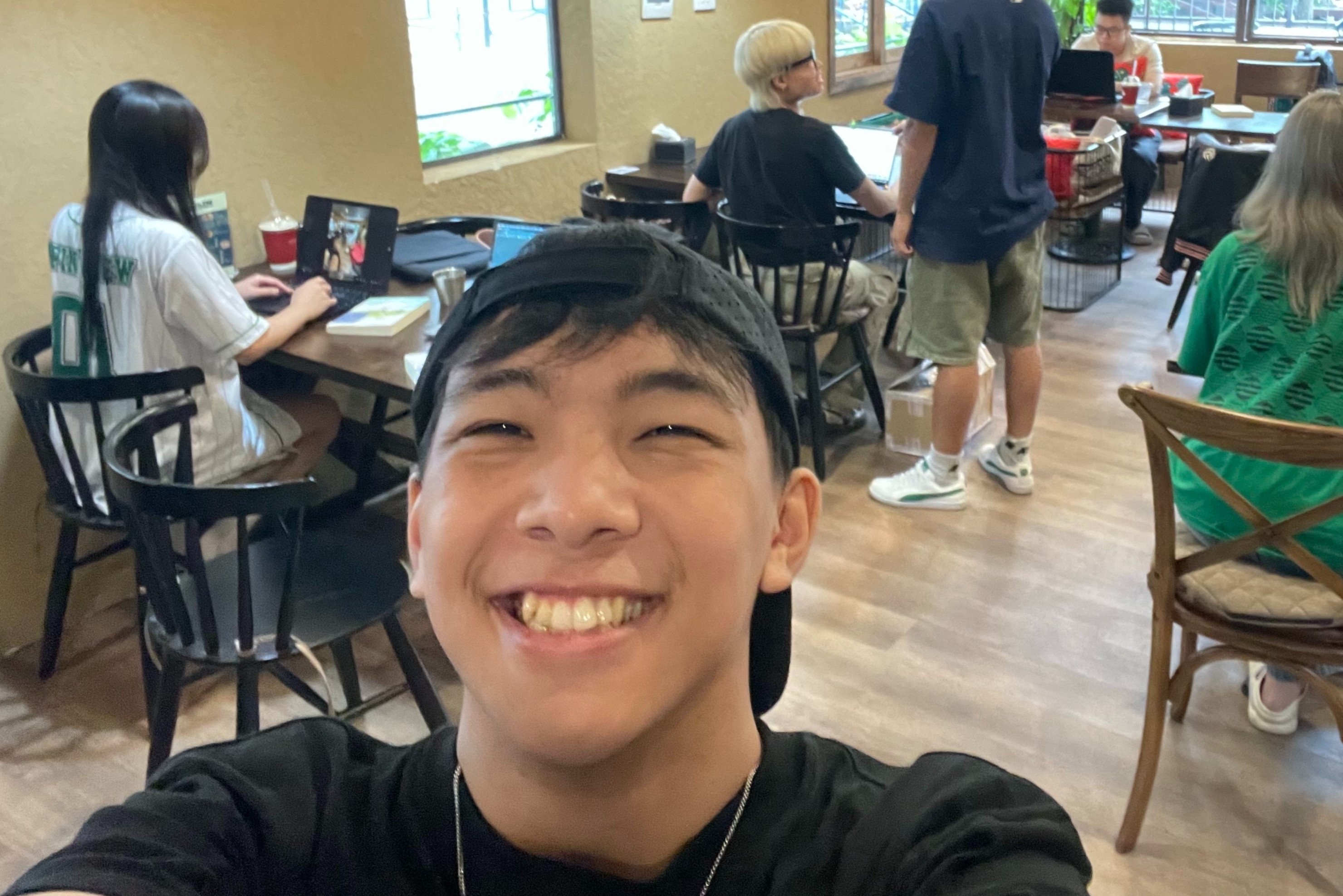 Cong ty tim thue homestay, ngoi ca phe lam viec vi cam duong dip A80 hinh anh