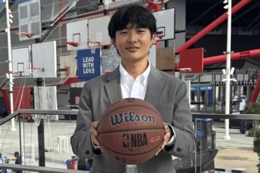 Thuc tap sinh tre nhat lich su NBA hinh anh