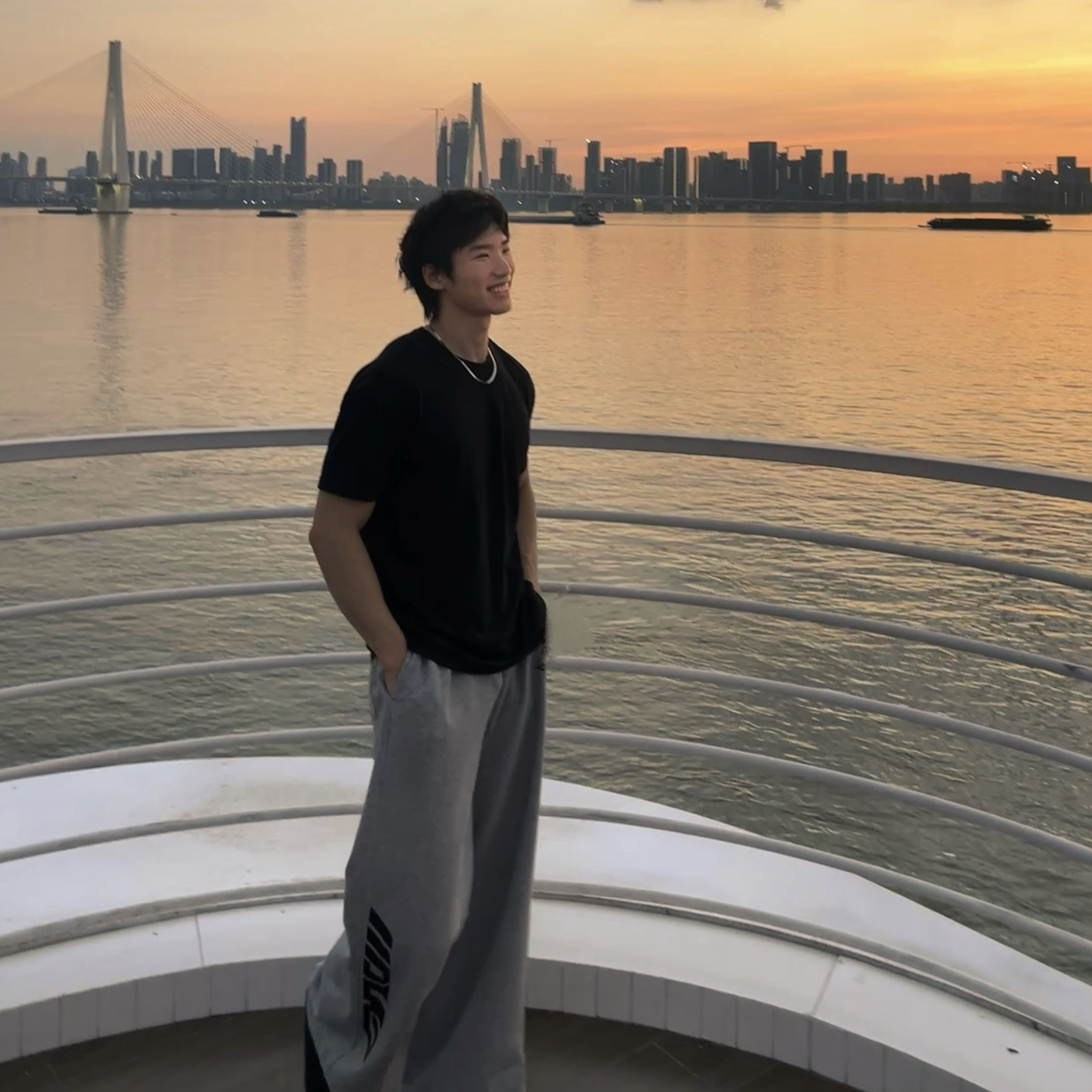 chang tien ca,  chang tien ca,  Xiao Songyi 6 mui,  nguoi ca 22 tuoi,  thuy cung Vu Han,  bieu dien nguoi ca anh 3