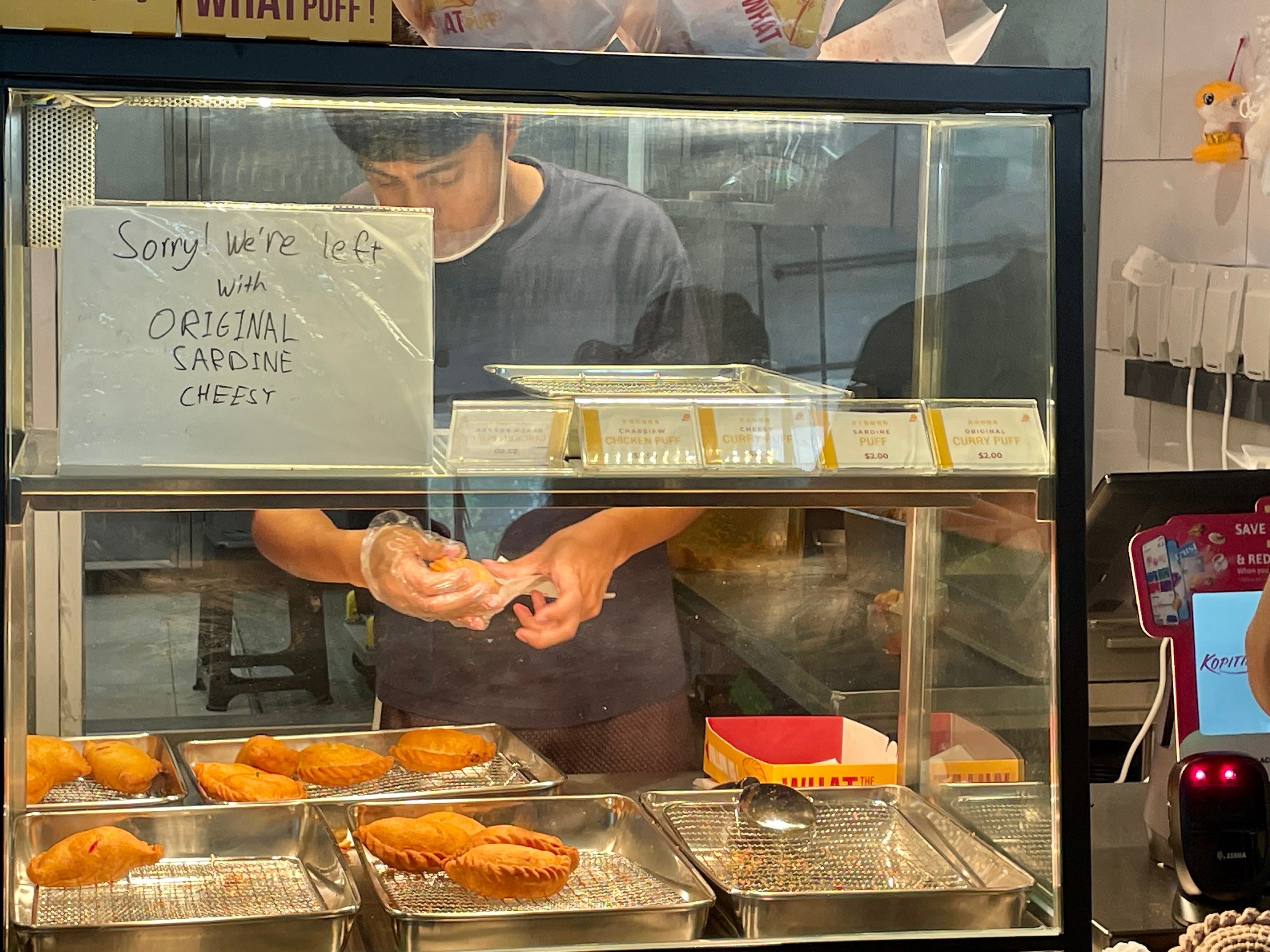 sinh vien khoi nghiep,  kinh doanh do an,  ban banh goi,  tu bo van phong,  khoi nghiep tre,  am thuc Singapore,  lam giau Gen Z,  tu lam chu anh 1