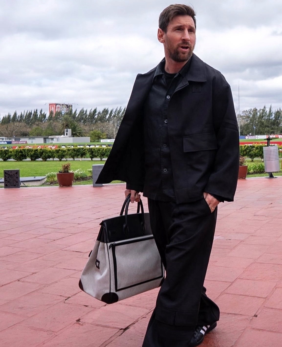 Birkin cua Messi,  Tui Hermes Messi,  Hermes Birkin gia,  Messi Hermes Cargo,  Tui Birkin da chien,  Phong cach Messi Birkin anh 4