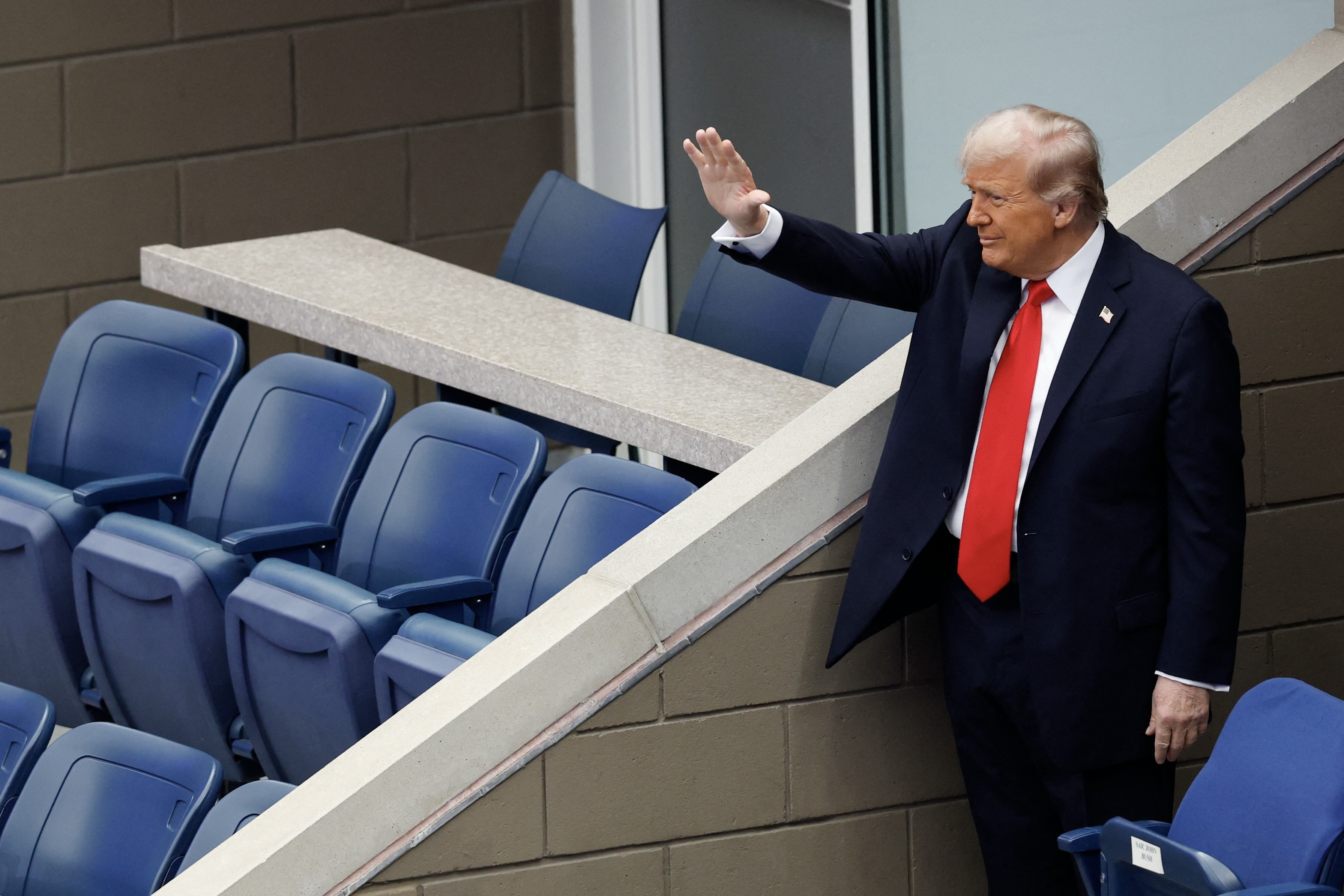 Rolex toan tinh gi khi gap ong Trump o khan dai US Open hinh anh