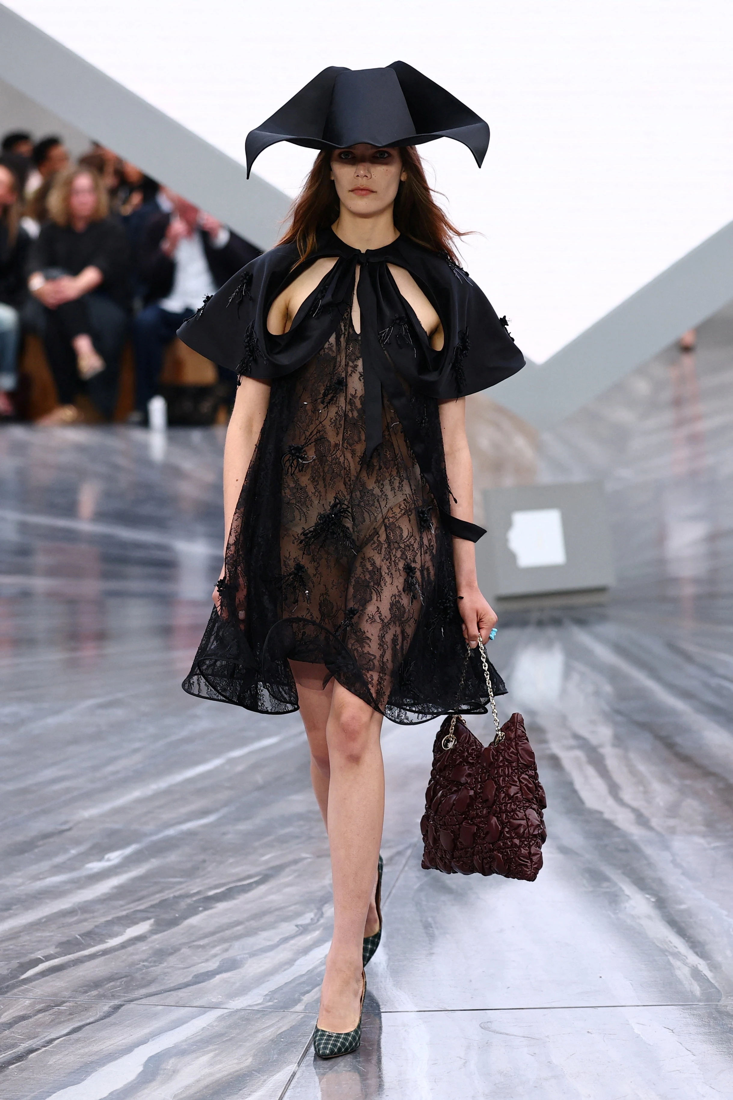 2025_10_01T141802Z_1476278077_RC213HAAVZU2_RTRMADP_3_FASHION_PARIS_DIOR.JPG