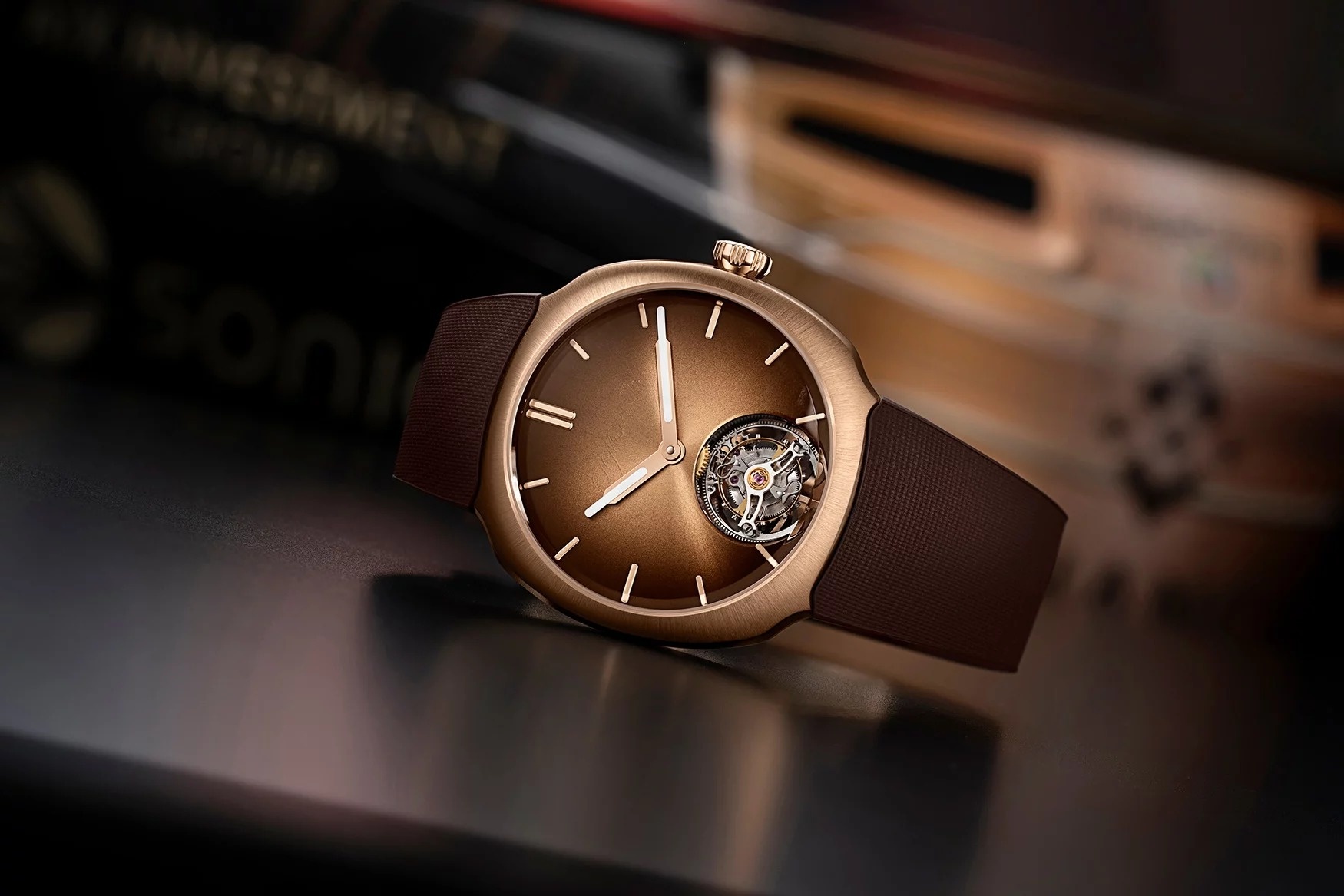 H. Moser & Cie gây sốt với Streamliner Tourbillon hợp tác Pierre Gasly