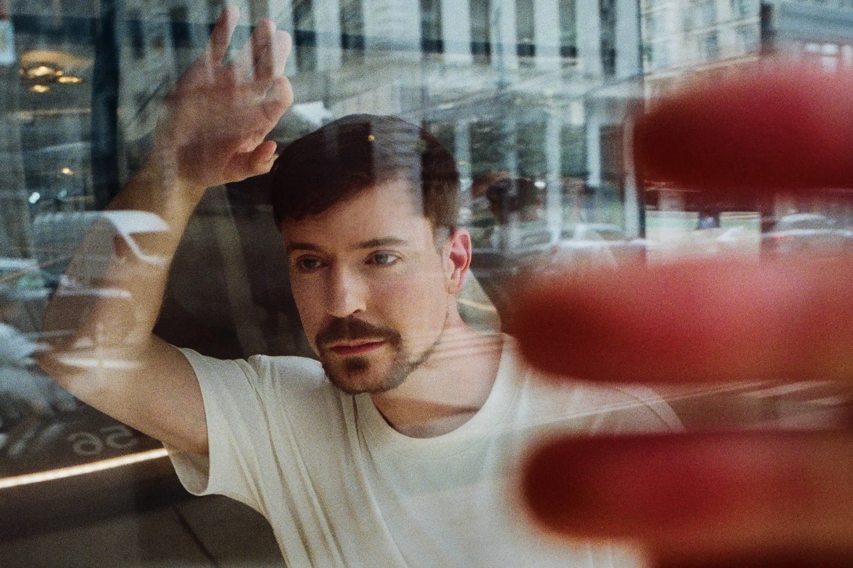 MrBeast bi chi trich 'dao duc gia' hinh anh