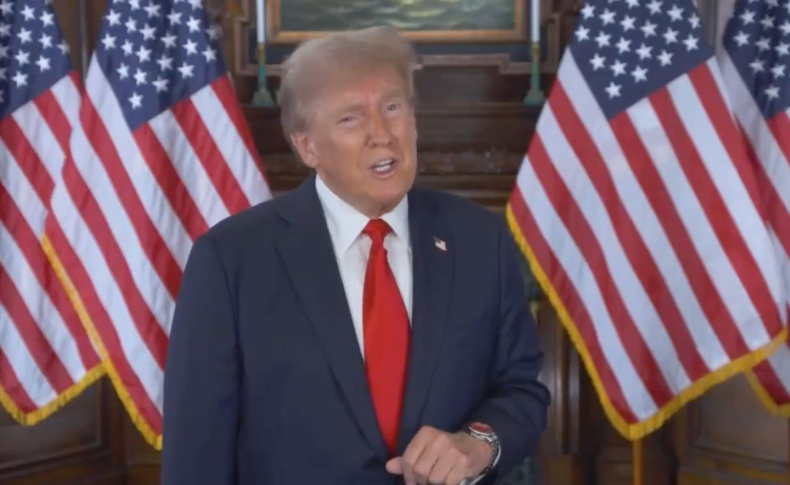 Donald Trump gây chú ý với mẫu đồng hồ Fight Fight Fight