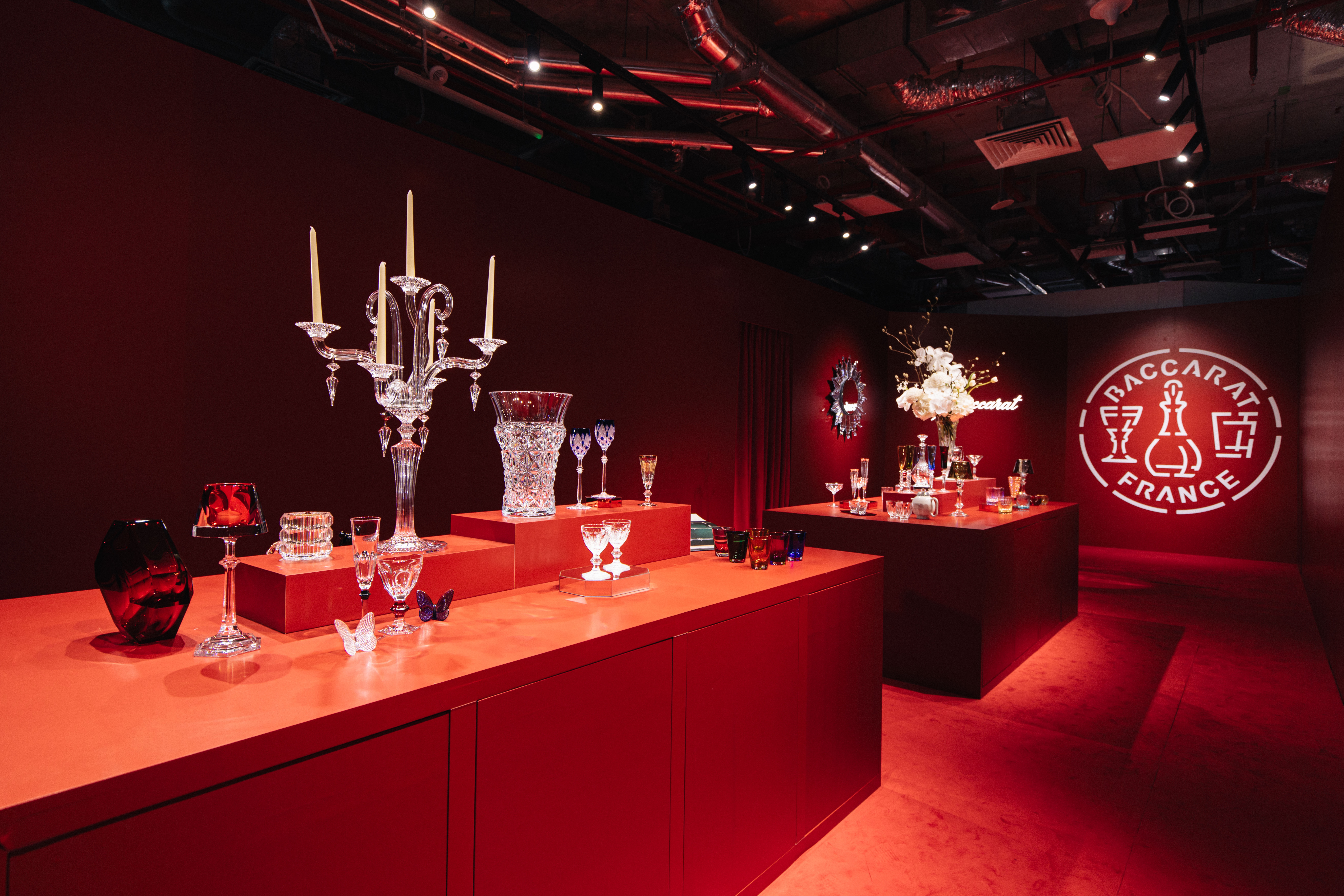 pha le Baccarat,  trien lam pha le,  Baccarat TP.HCM,  di san pha le anh 2