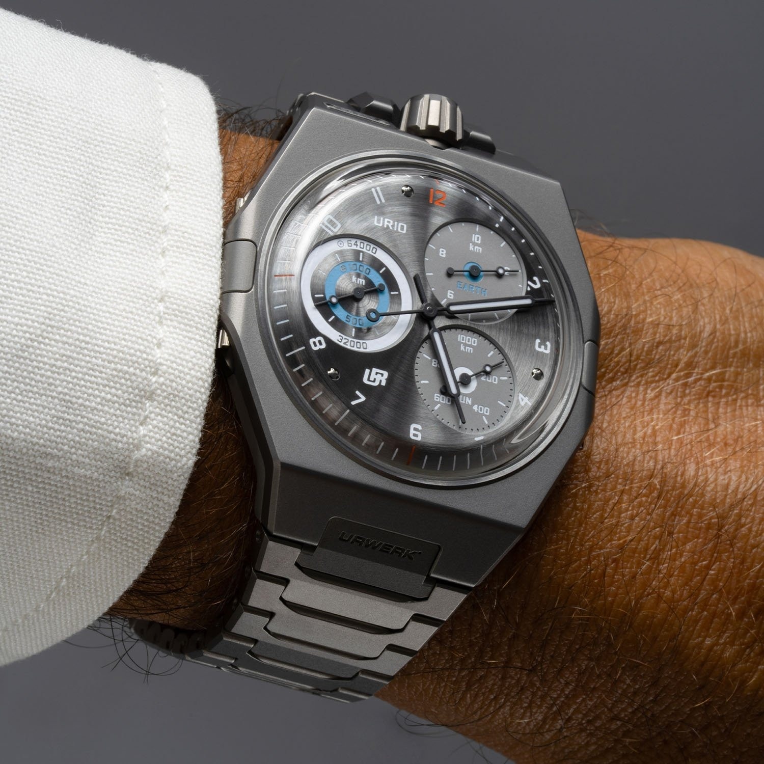 Urwerk_UR_10_Spacemeter_Central.jpg