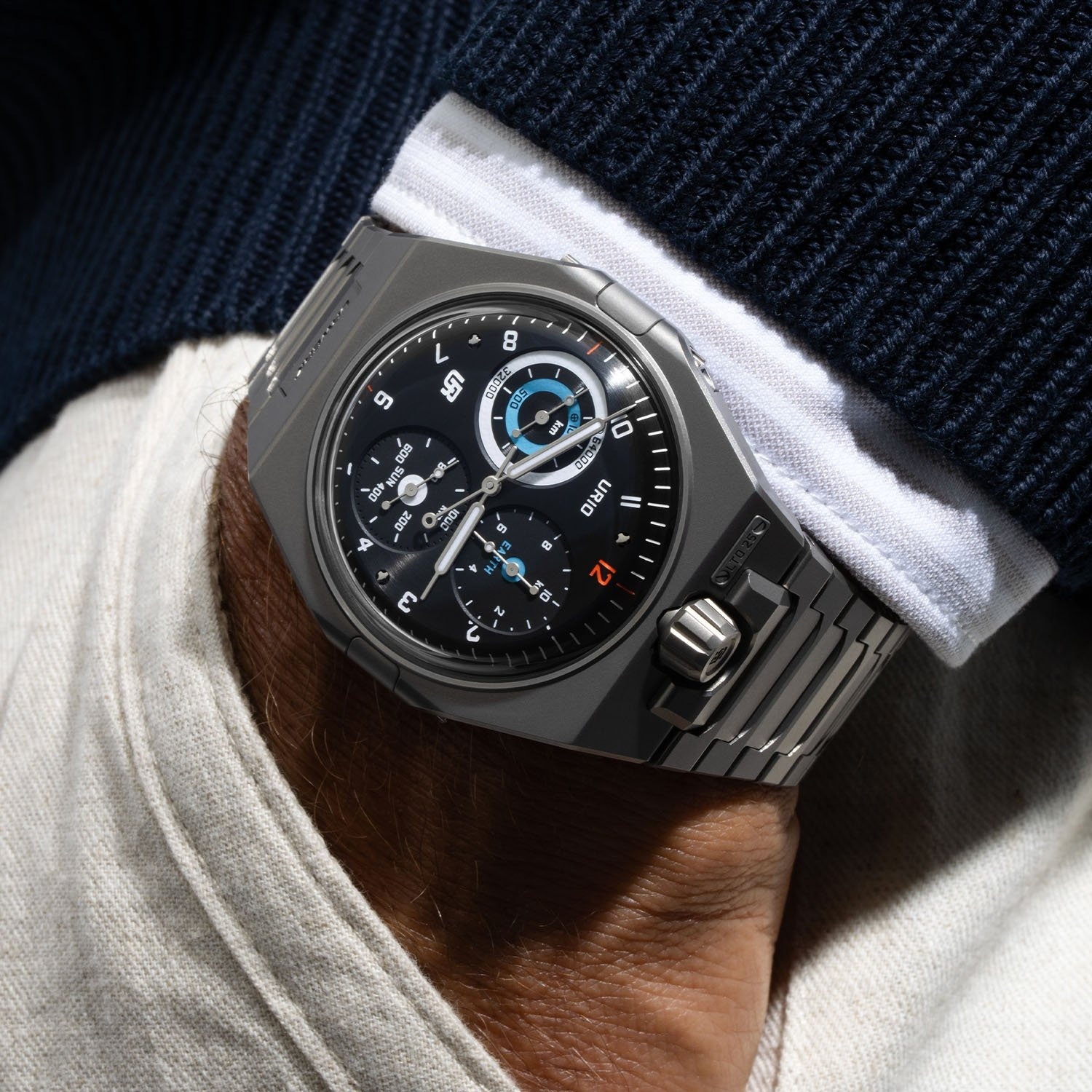 Urwerk_UR_10_Spacemeter_Central_2_.jpg