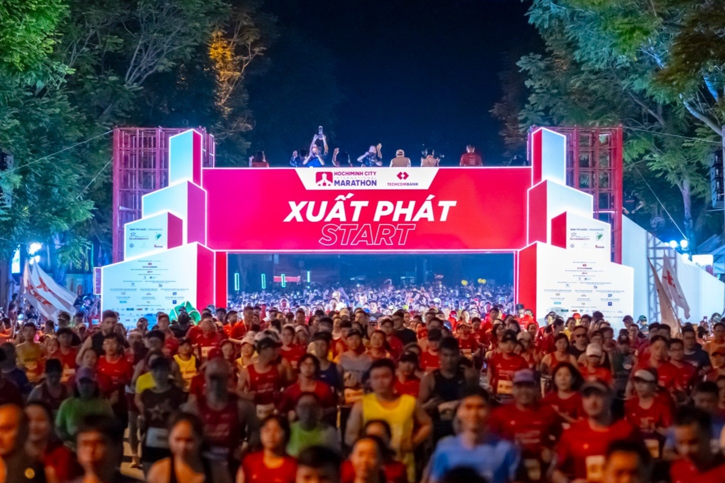 Hon 20.000 runner cung Techcombank chay vi mot Viet Nam vuot troi hinh anh