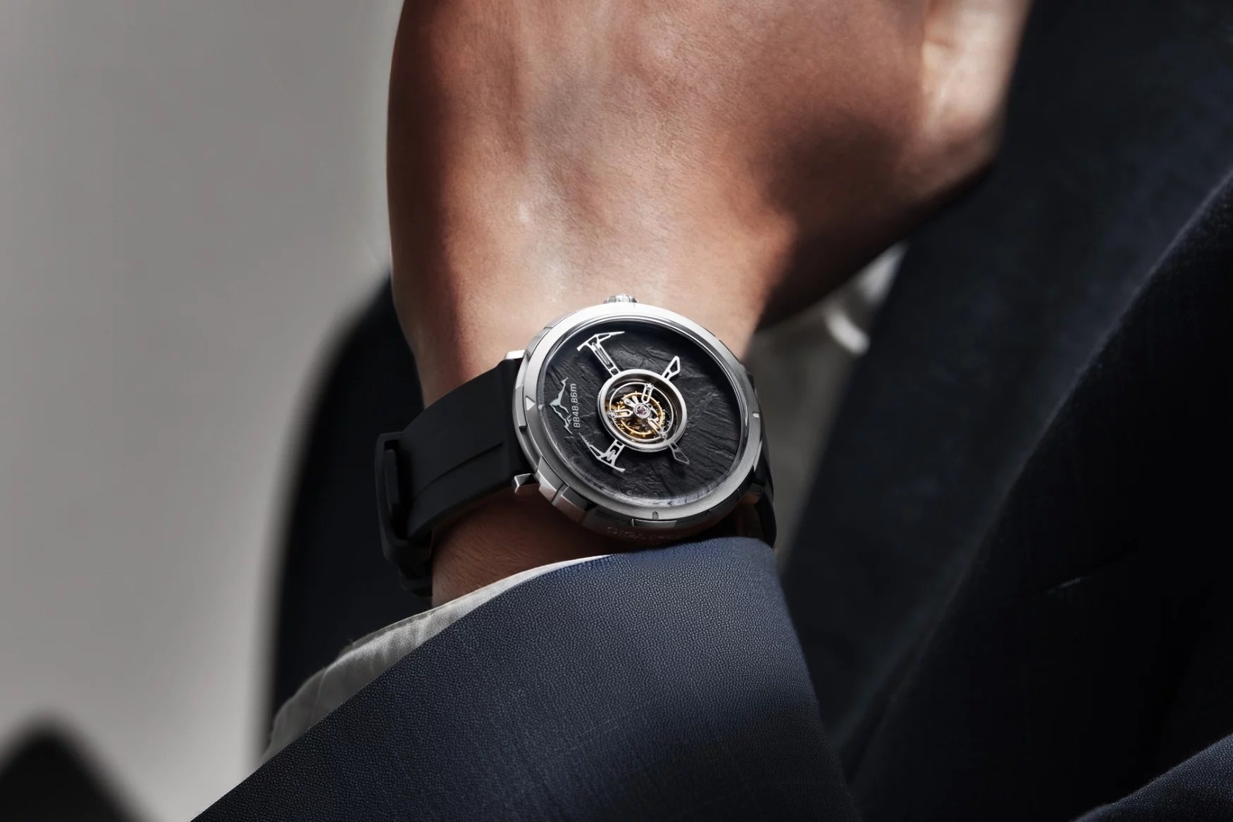 Moels Co,  CIGA Design,  Citizen,  Benrus,  mat so TV,  tourbillon anh 5