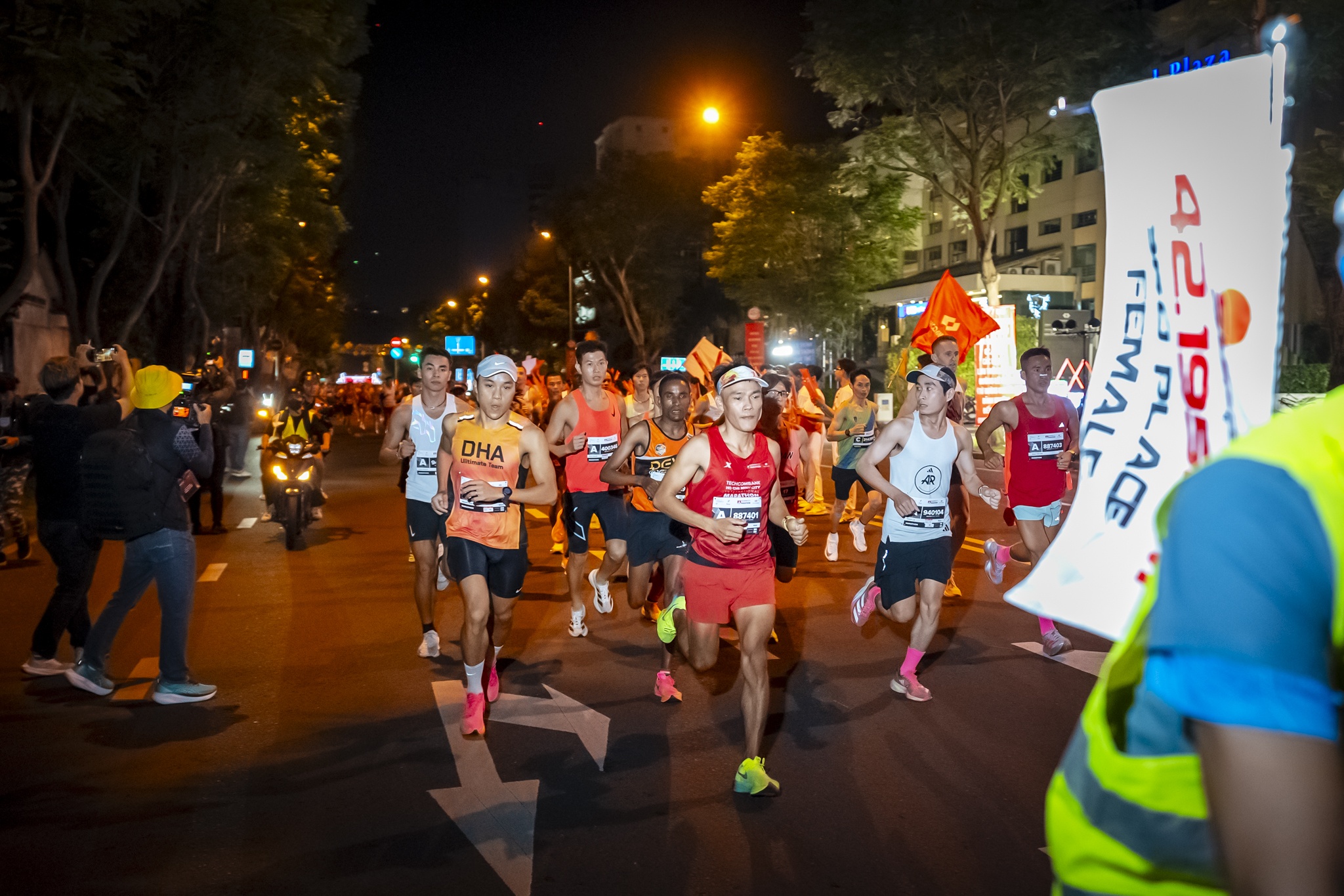 Techcombank,  quy Cham yeu thuong anh 7