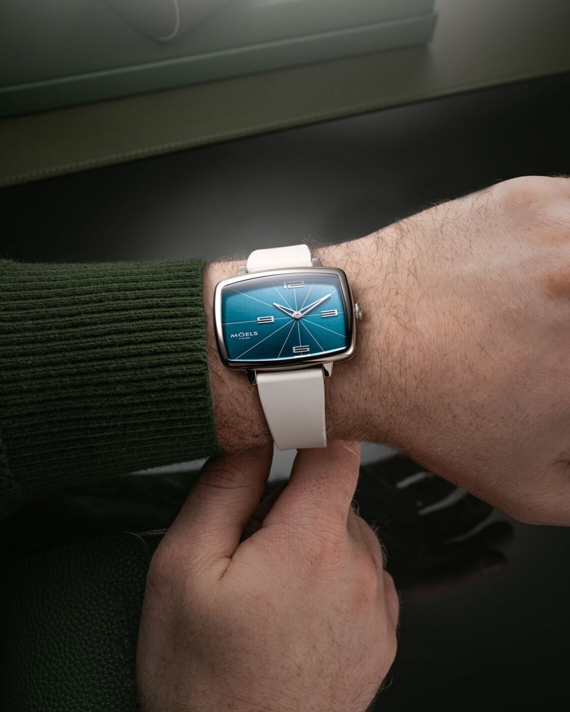 Moels Co,  CIGA Design,  Citizen,  Benrus,  mat so TV,  tourbillon anh 4