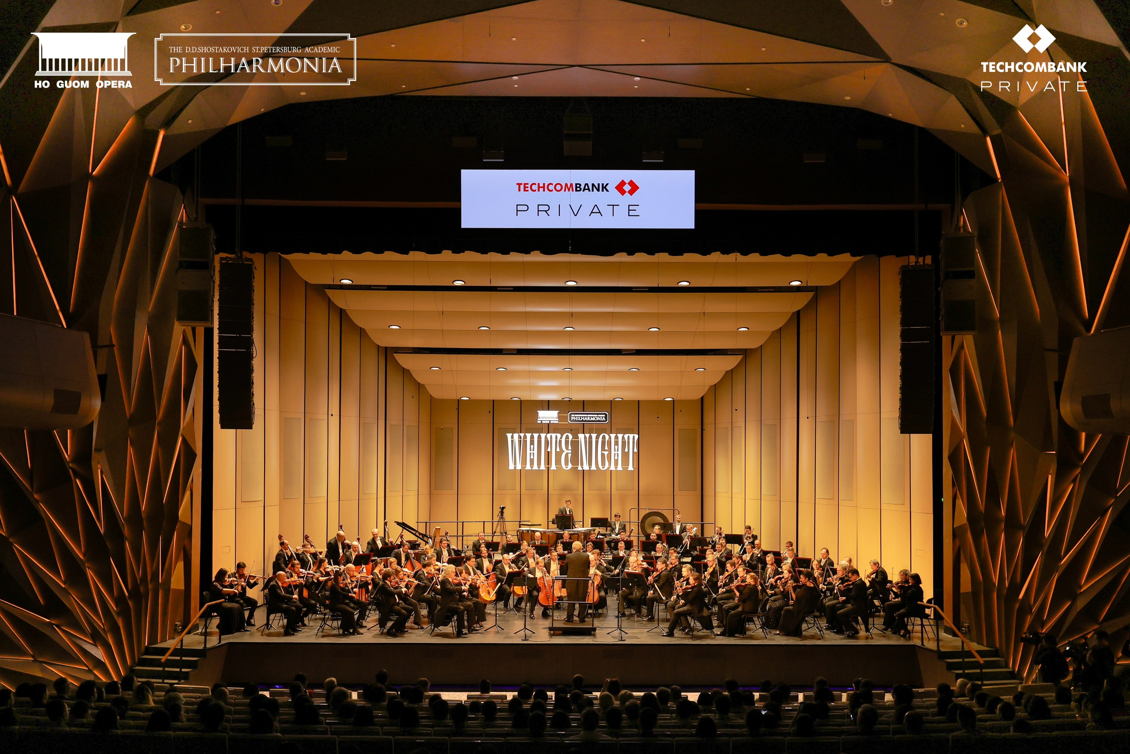 Nha Hat Ho Guom,  Techcombank White Night,  White Night Dem Trang anh 1