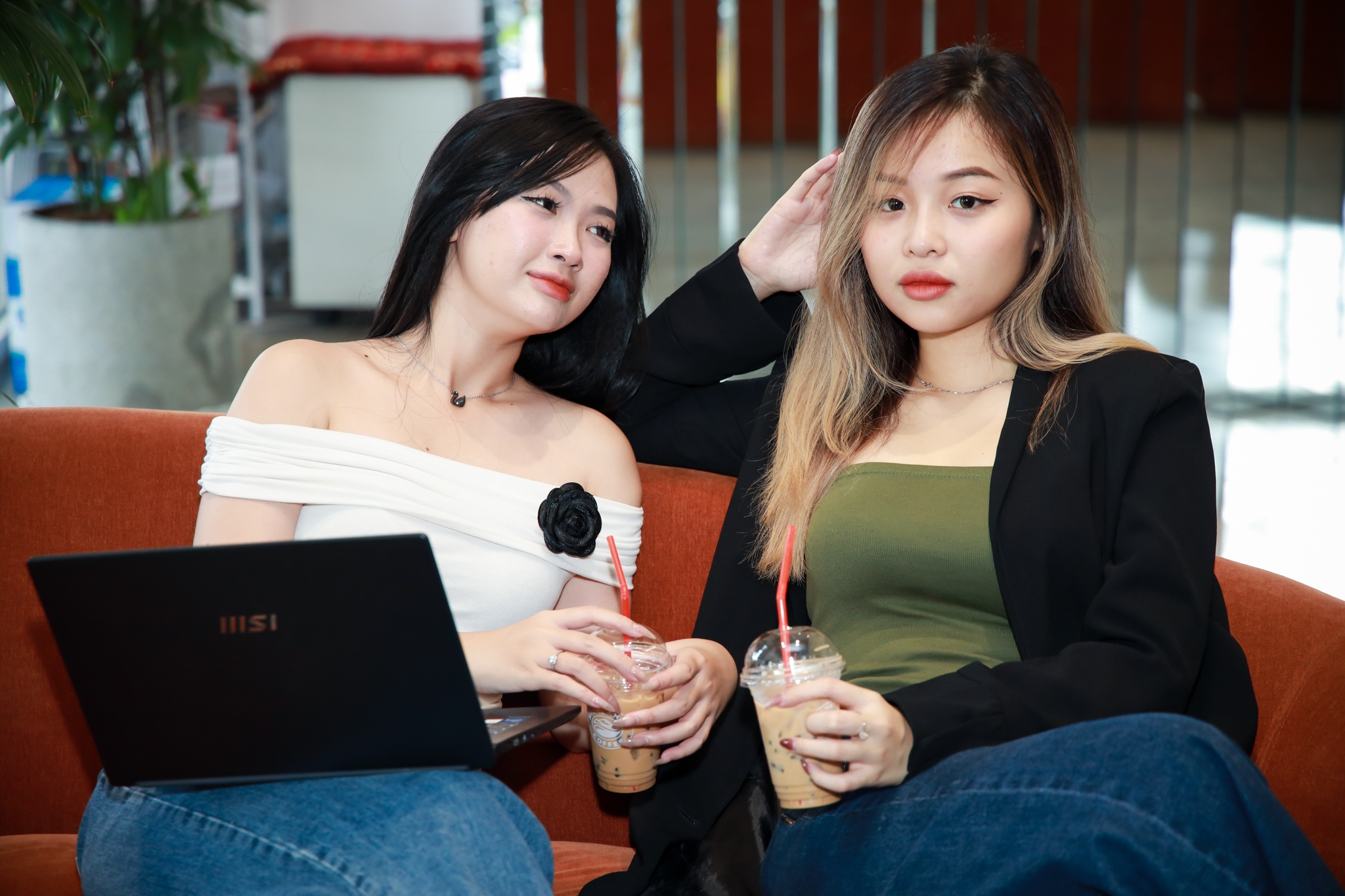 chi tieu boc dong,  ban ron chi tieu,  tam ly mua sam,  kiem soat tai chinh,  giai toa stress,  quan ly tien,  thoi quen tieu tien,  hanh vi mua sam,  stress va chi tieu anh 2