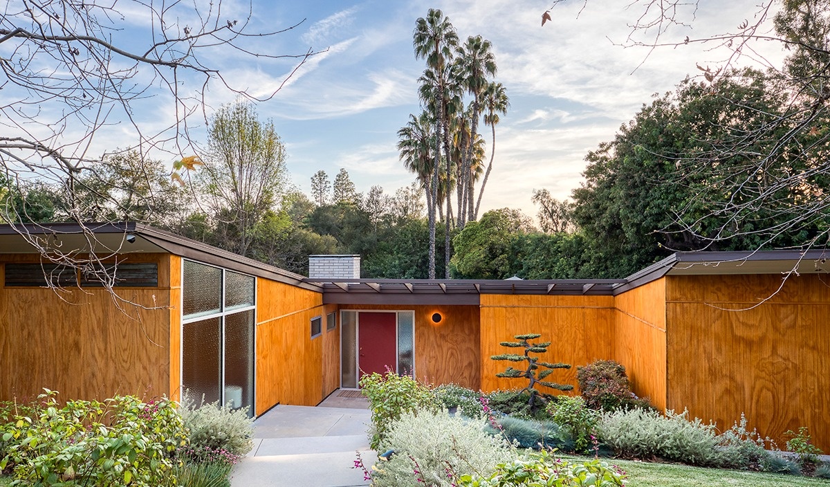 Lily Collins nha,  Emily in Paris nha,  Case Study House 10,  biet thu Pasadena,  bat dong san Hollywood anh 2