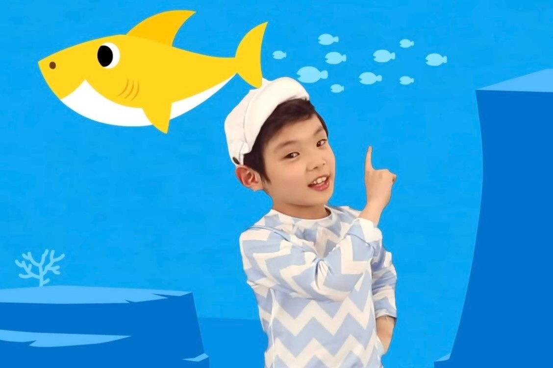 Doanh thu bat ngo tu MV hon 16 ty luot xem hinh anh