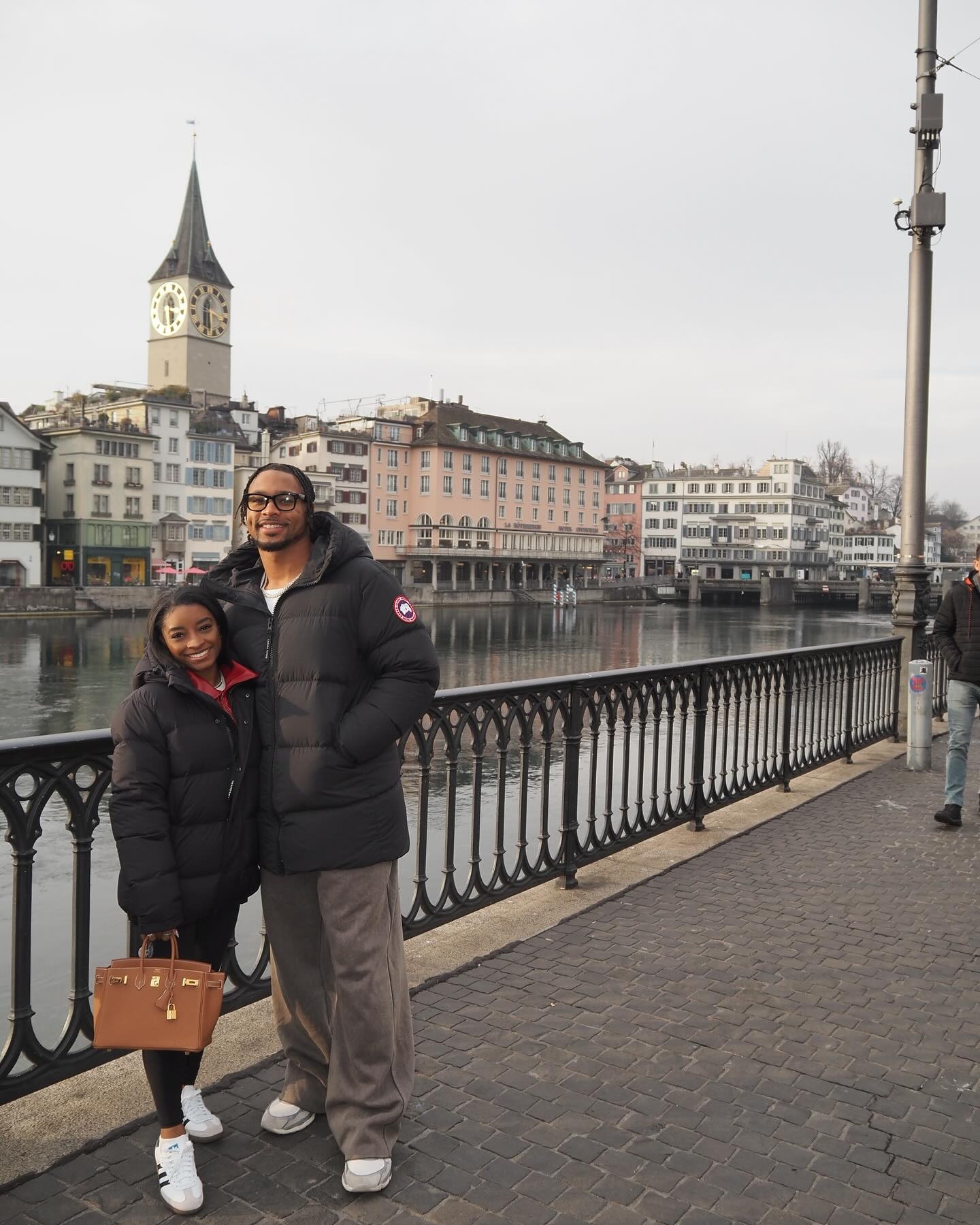 Simone Biles đồng hồ, Audemars Piguet Simone Biles, đồng hồ Simone Biles, thể dục dụng cụ, đồng hồ Royal Oak ảnh 14 Simone Biles dong ho, Audemars Piguet Simone Biles, dong ho Simone Biles, the duc dung cu, dong ho Royal Oak anh 14