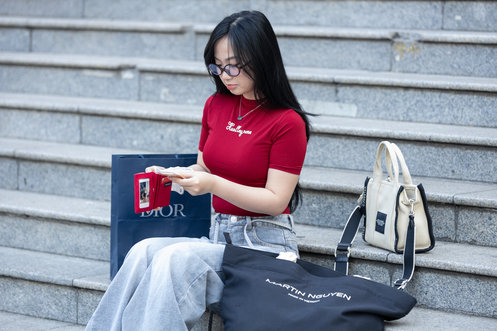 Tra no mua nha,  Ap luc tai chinh,  Xoay tien truoc Tet,  Can doi thu chi,  Nguoi tre vay no,  Giai quyet no,  lifestyle money anh 1