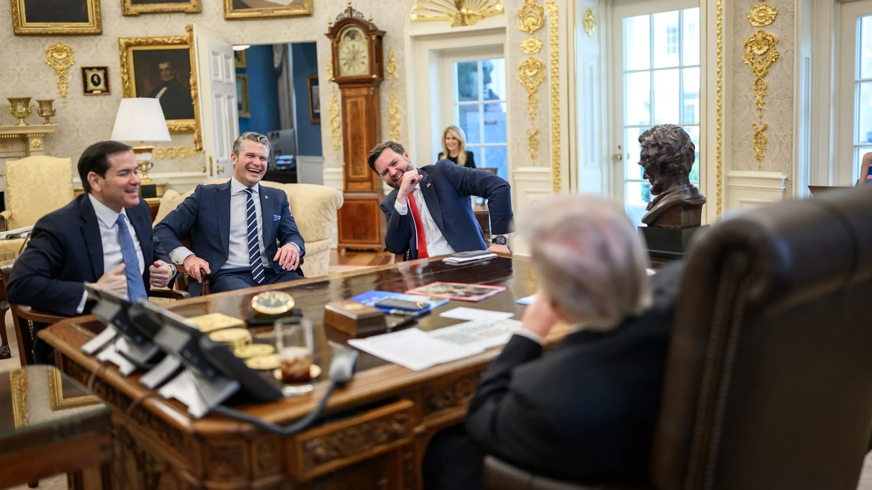 rolex tang dong ho,  Donald Trump rolex,  dong ho de ban,  rolex Datejust,  qua tang rolex anh 1