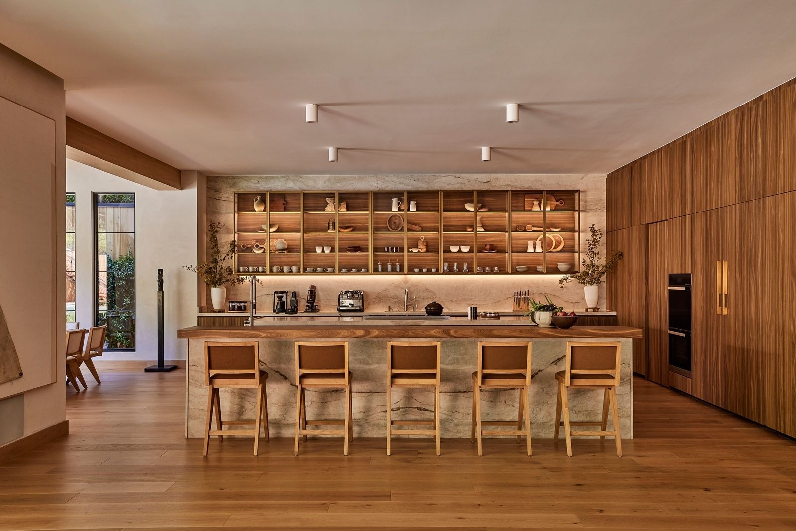 Biet thu go soi,  biet thu o My,  Anton Zaslavski la ai,  DJ Zedd, nha san xuat am nhac anh 11