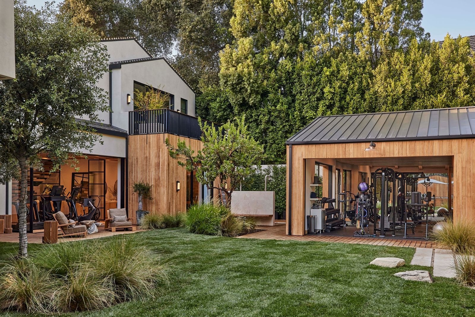 Biệt thự gỗ sồi, biệt thự ở Mỹ, Anton Zaslavski là ai, DJ Zedd, nhà sản xuất âm nhạc ảnh 4 Biet thu go soi, biet thu o My, Anton Zaslavski la ai, DJ Zedd, nha san xuat am nhac anh 4