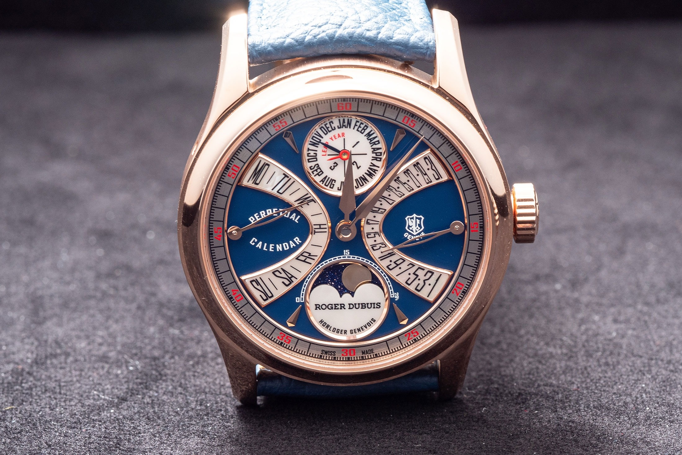 On wrist,  On wrist lifestyle,  dong ho tuan,  Dong ho UFO,  dong ho Czapek anh 8