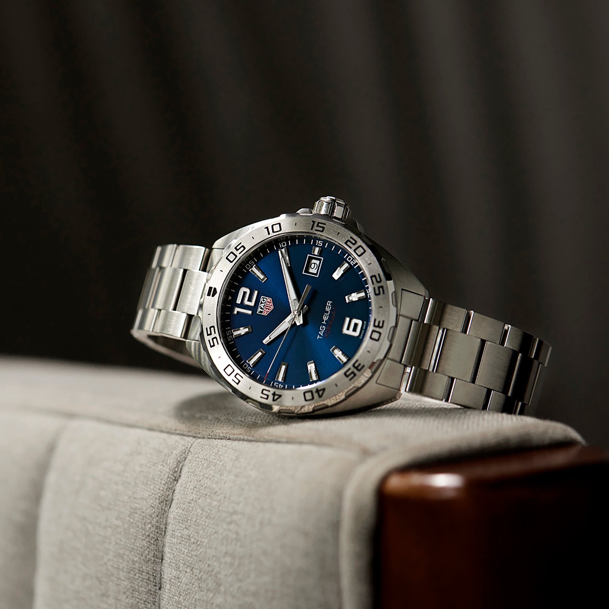 thu_choi_dong_ho_binh_dan_cua_bill_gates_Tag_Heuer_Professional_2000.jpg