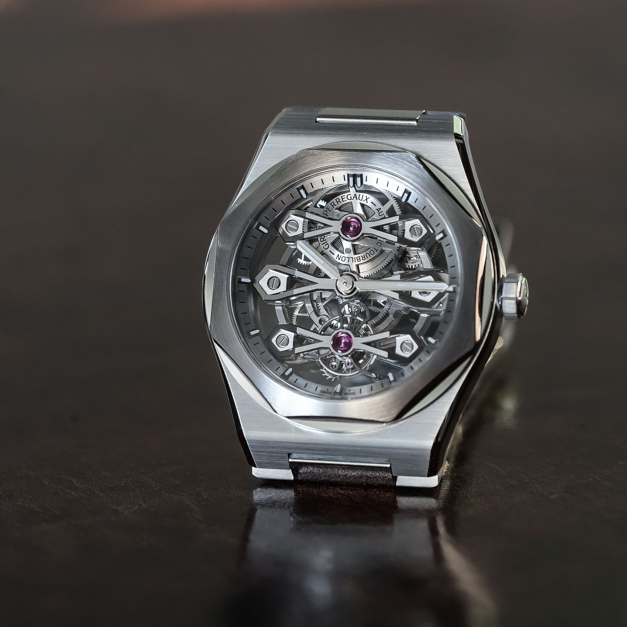 dong_ho_2025_Girard_Perregaux_Laureato_T_1_.jpg