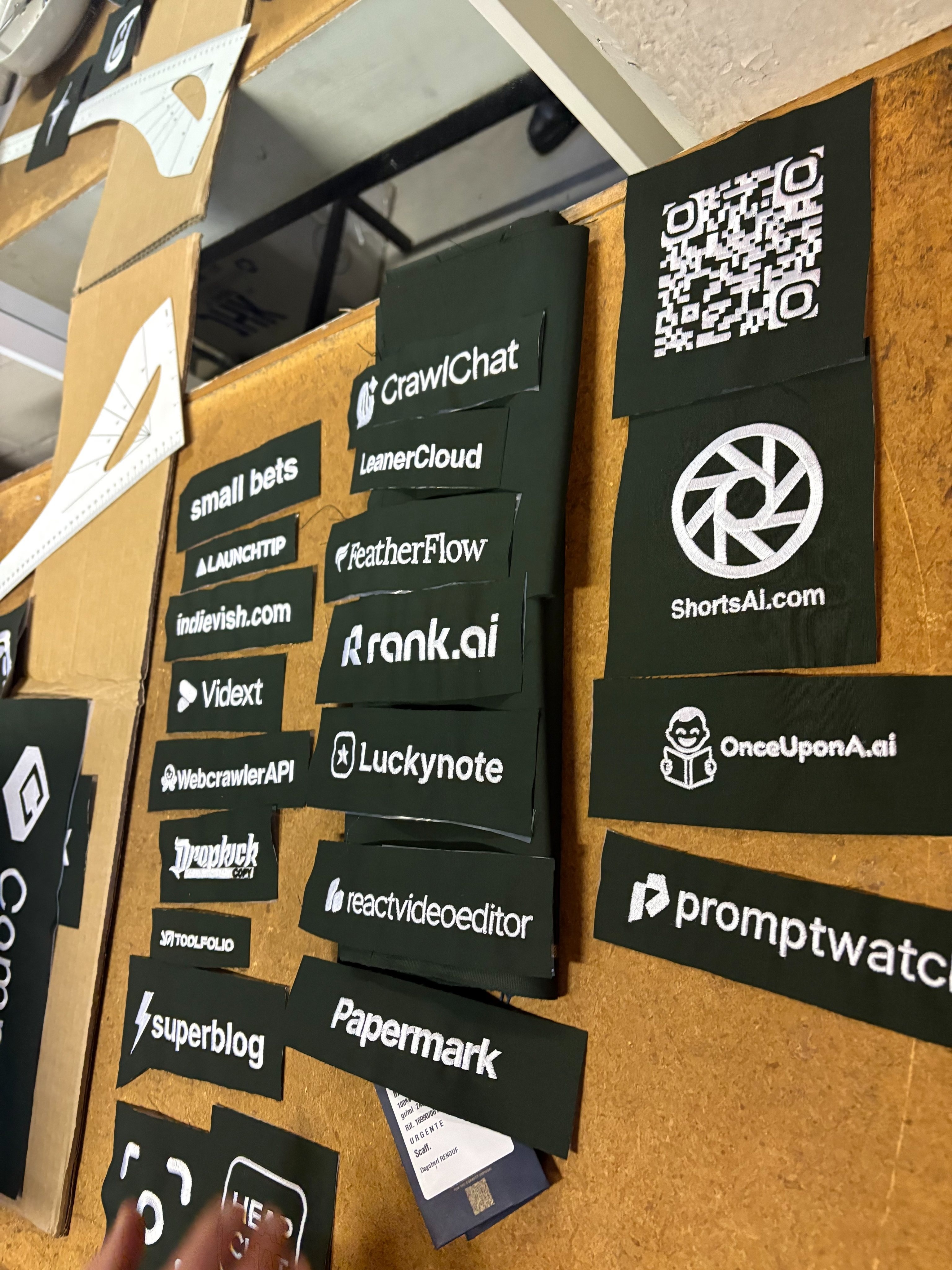 vest cuoi,  thoi trang,  Dagobert Renouf,  doanh nhan,  dam cuoi,  logo anh 8